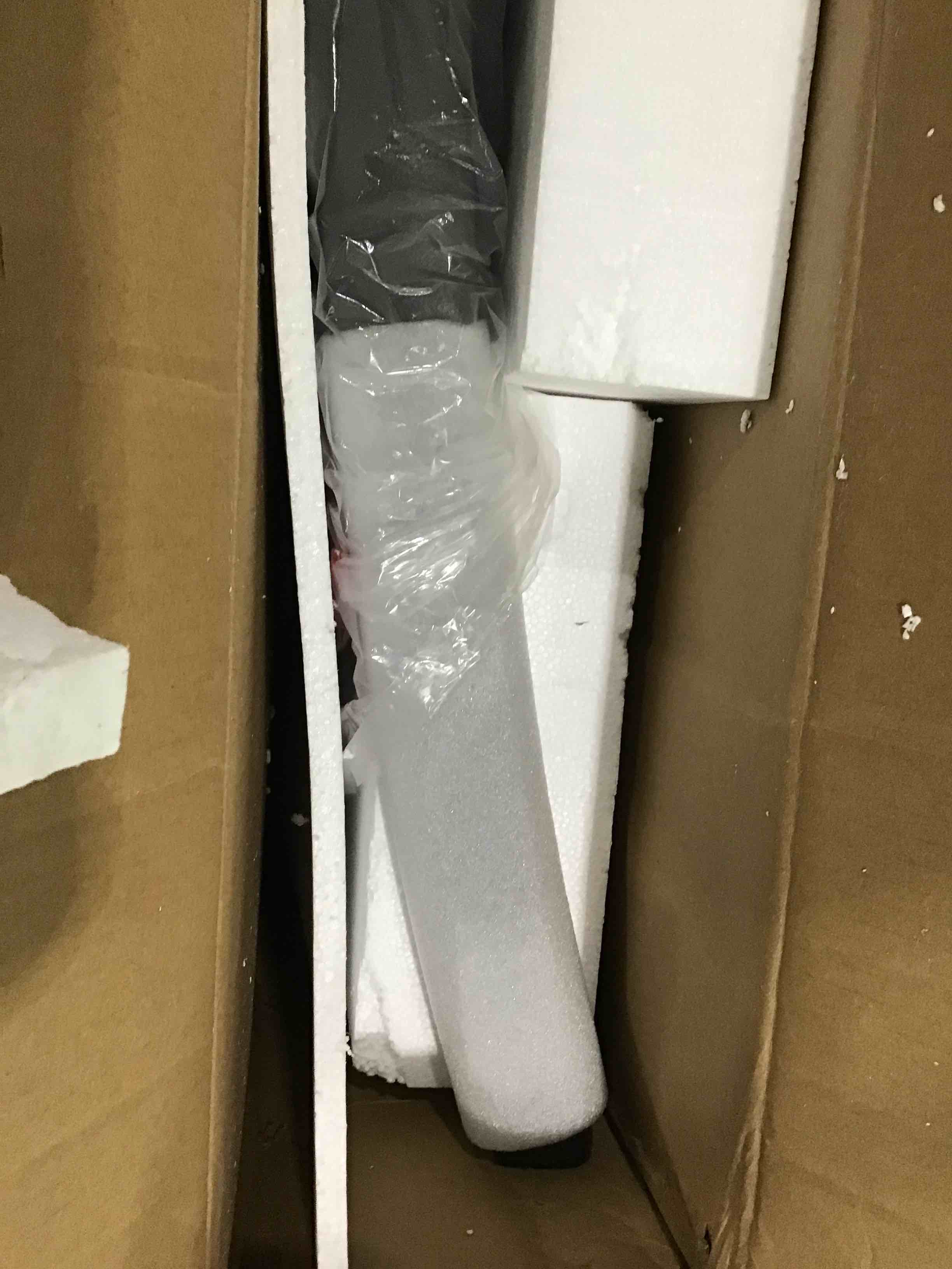 https://s3.amazonaws.com/lotting-images-prod/bidfta/PNK1596060_1751030085550.jpeg