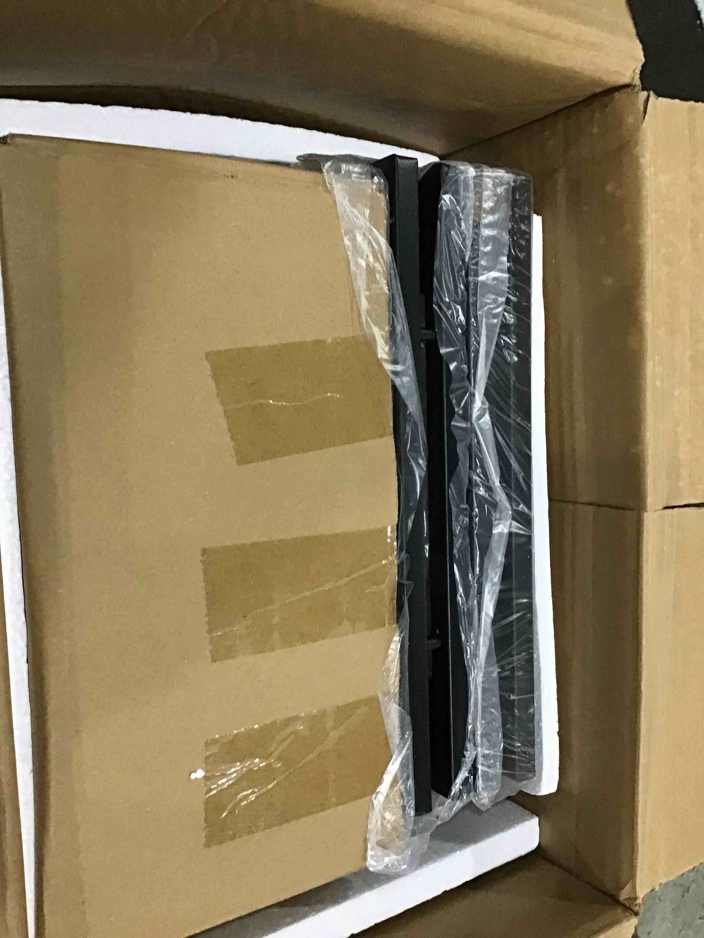 https://s3.amazonaws.com/lotting-images-prod/bidfta/PNK1596598_1751990826664.jpeg