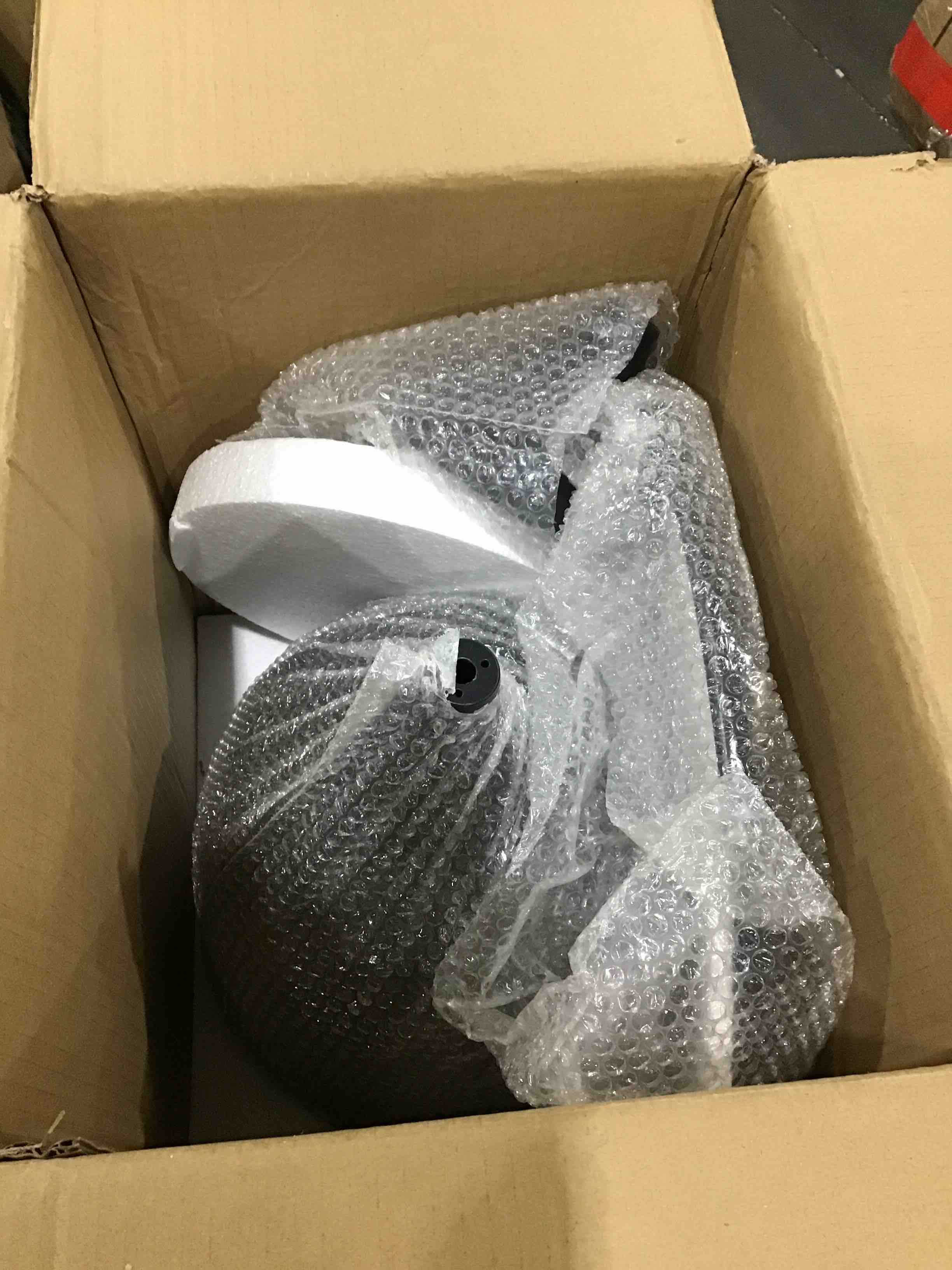 https://s3.amazonaws.com/lotting-images-prod/bidfta/PNK1596600_1751991144787.jpeg
