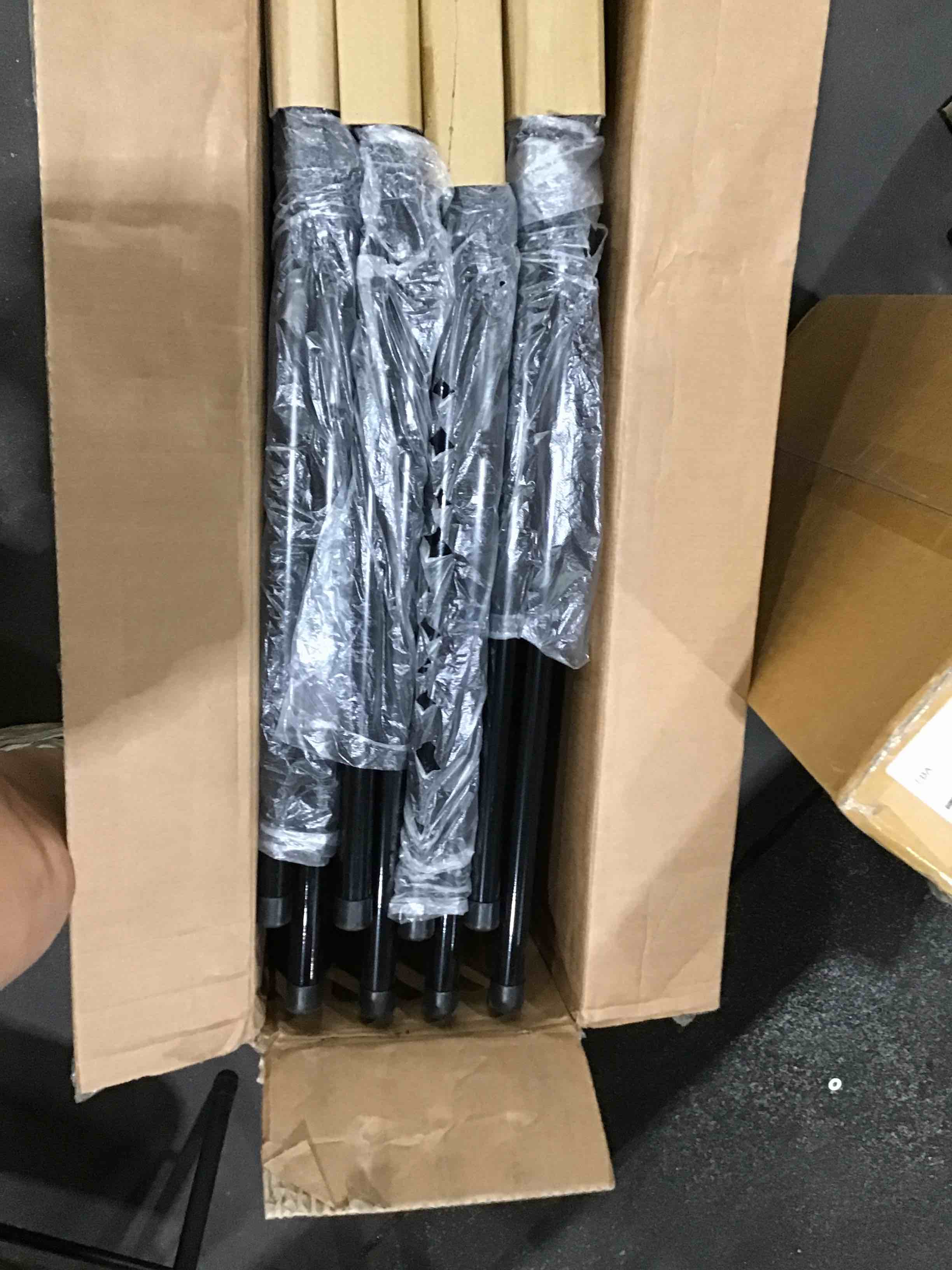 https://s3.amazonaws.com/lotting-images-prod/bidfta/PNK1596636_1751996460334.jpeg