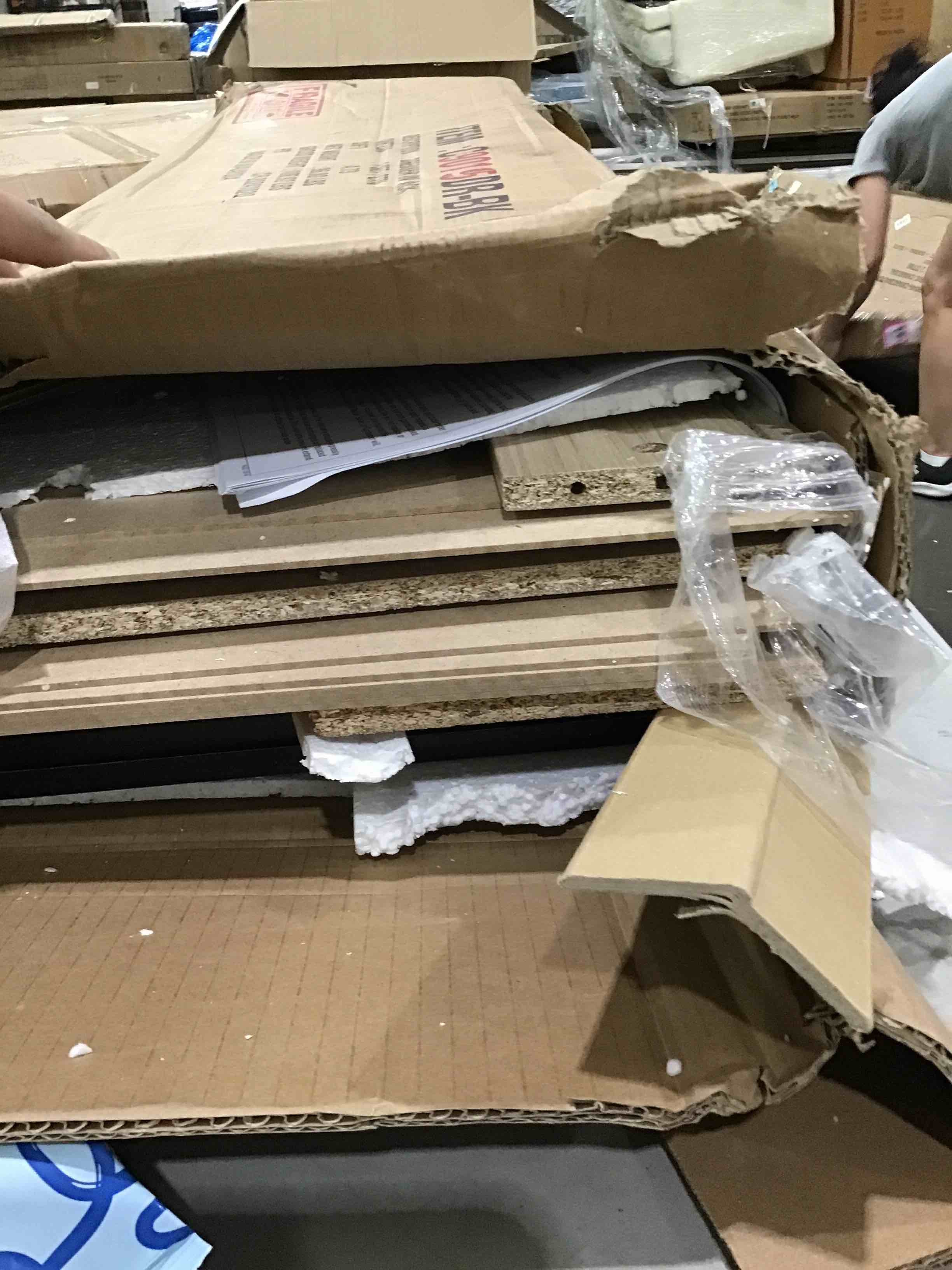 https://s3.amazonaws.com/lotting-images-prod/bidfta/PNK1597300_1750863985236.jpeg