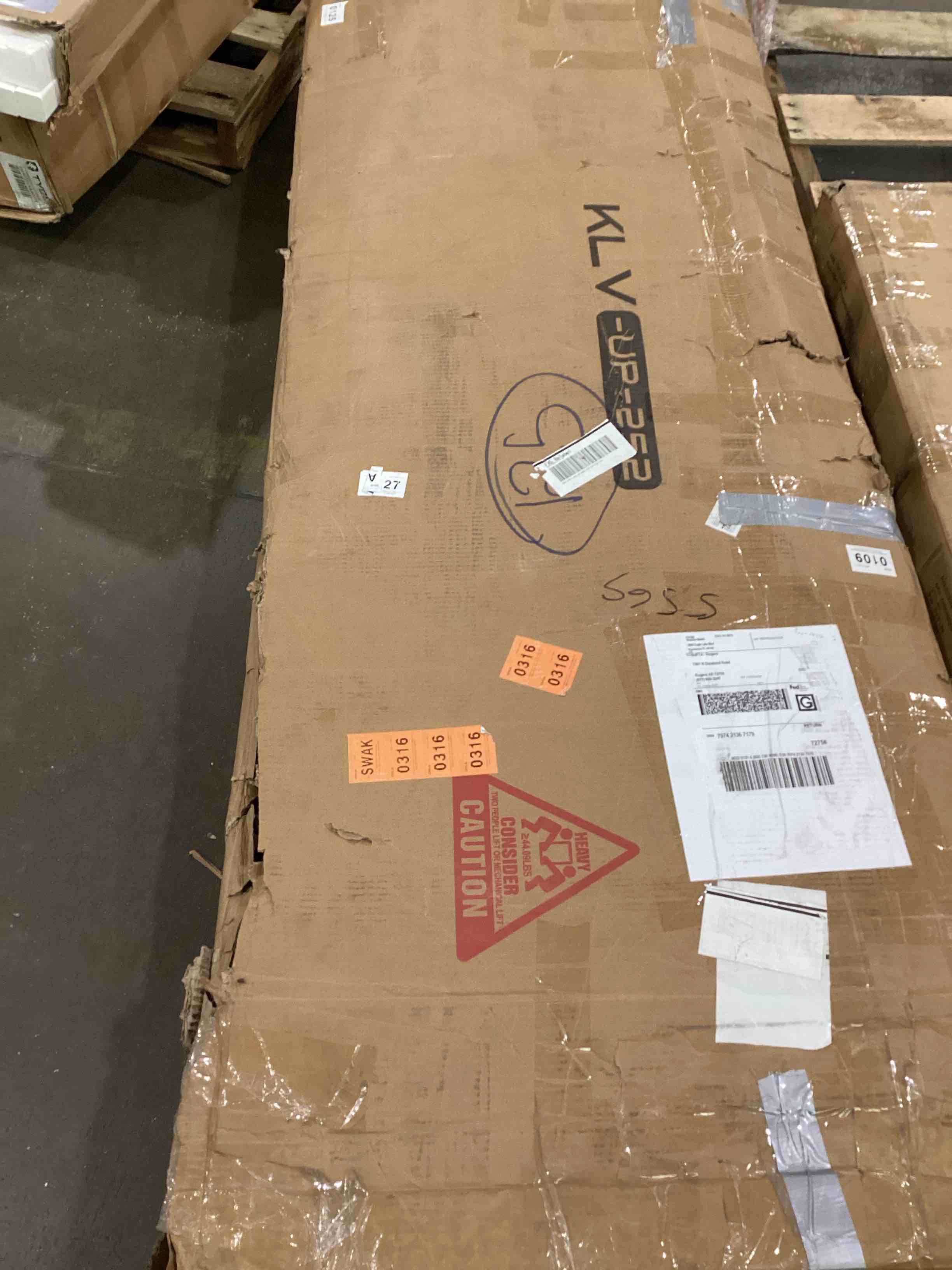 https://s3.amazonaws.com/lotting-images-prod/bidfta/PNK1597325_1750962538900.jpeg