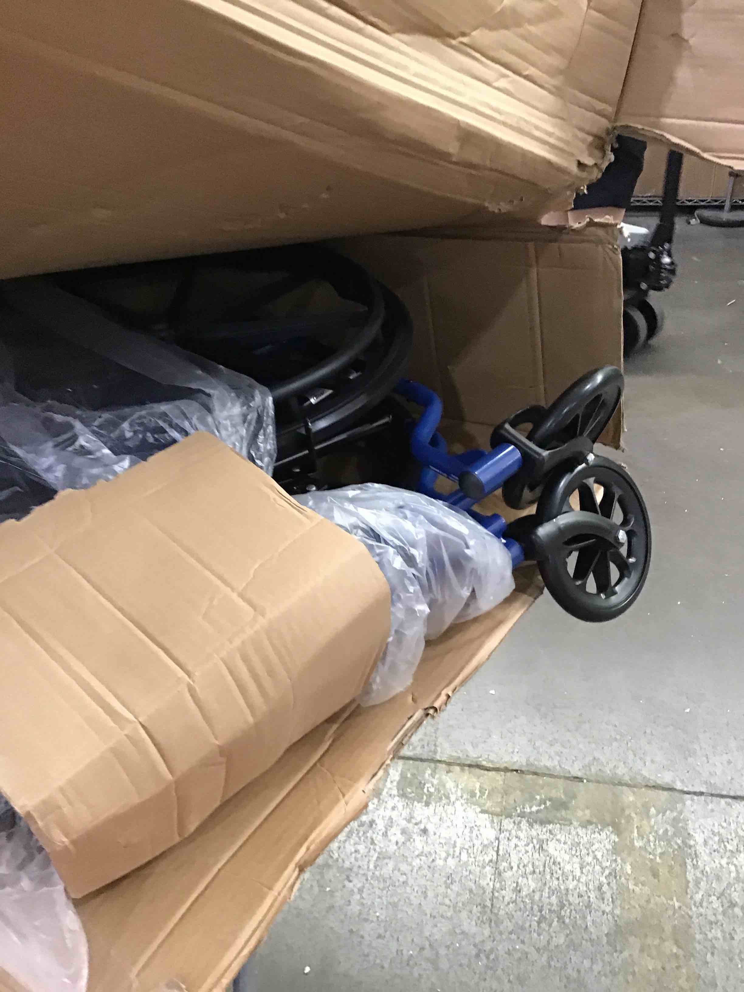 https://s3.amazonaws.com/lotting-images-prod/bidfta/PNK1597332_1750967598910.jpeg