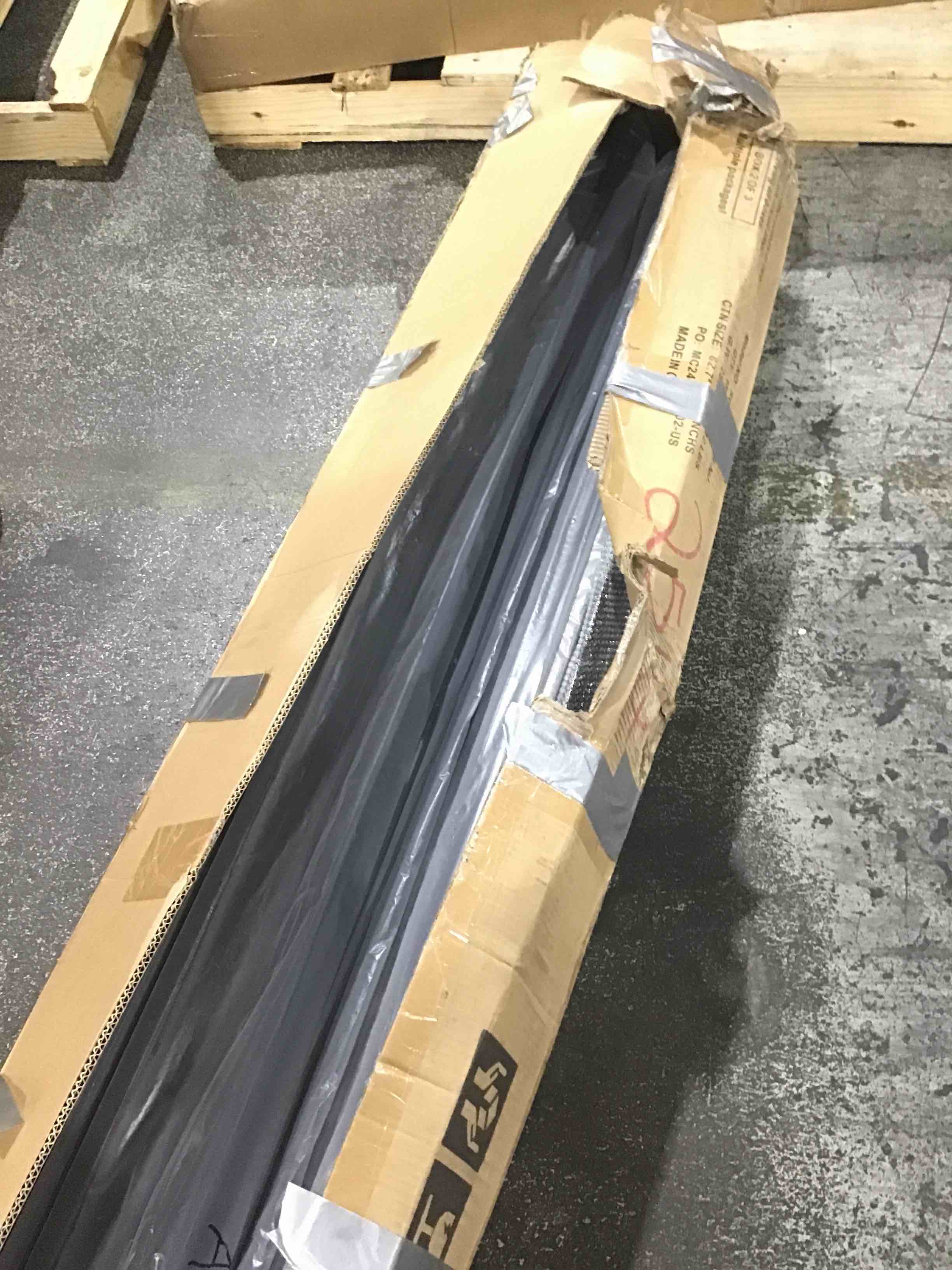 https://s3.amazonaws.com/lotting-images-prod/bidfta/PNK1597534_1751295005289.jpeg
