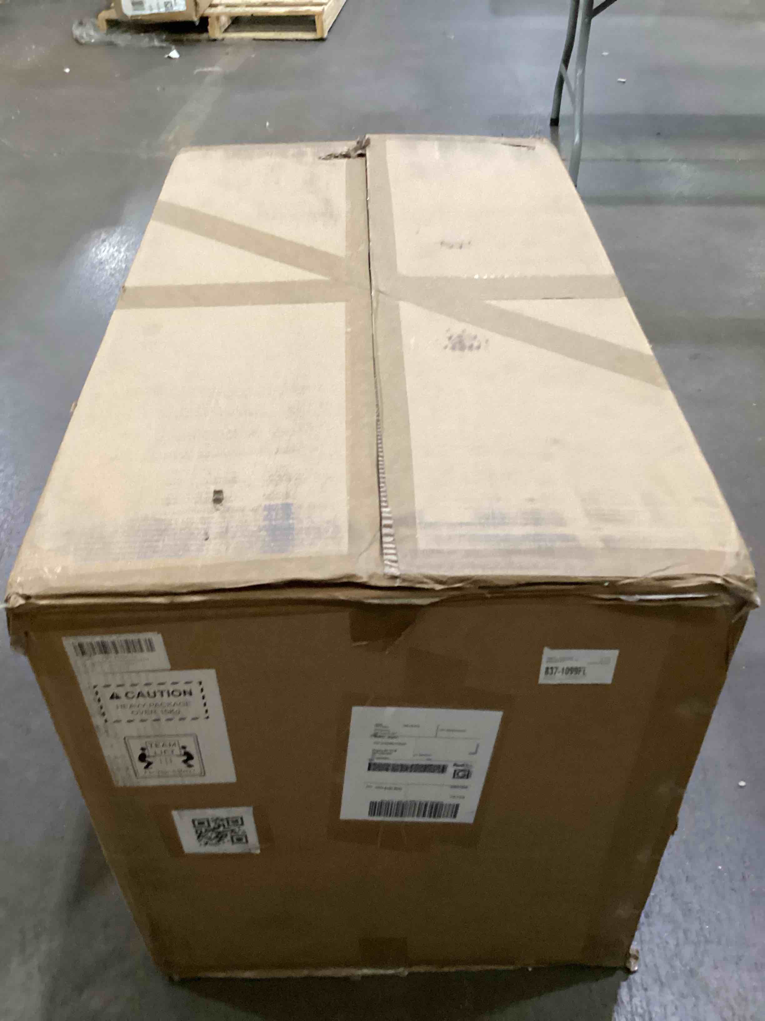 https://s3.amazonaws.com/lotting-images-prod/bidfta/PNK1597762_1752505125279.jpeg