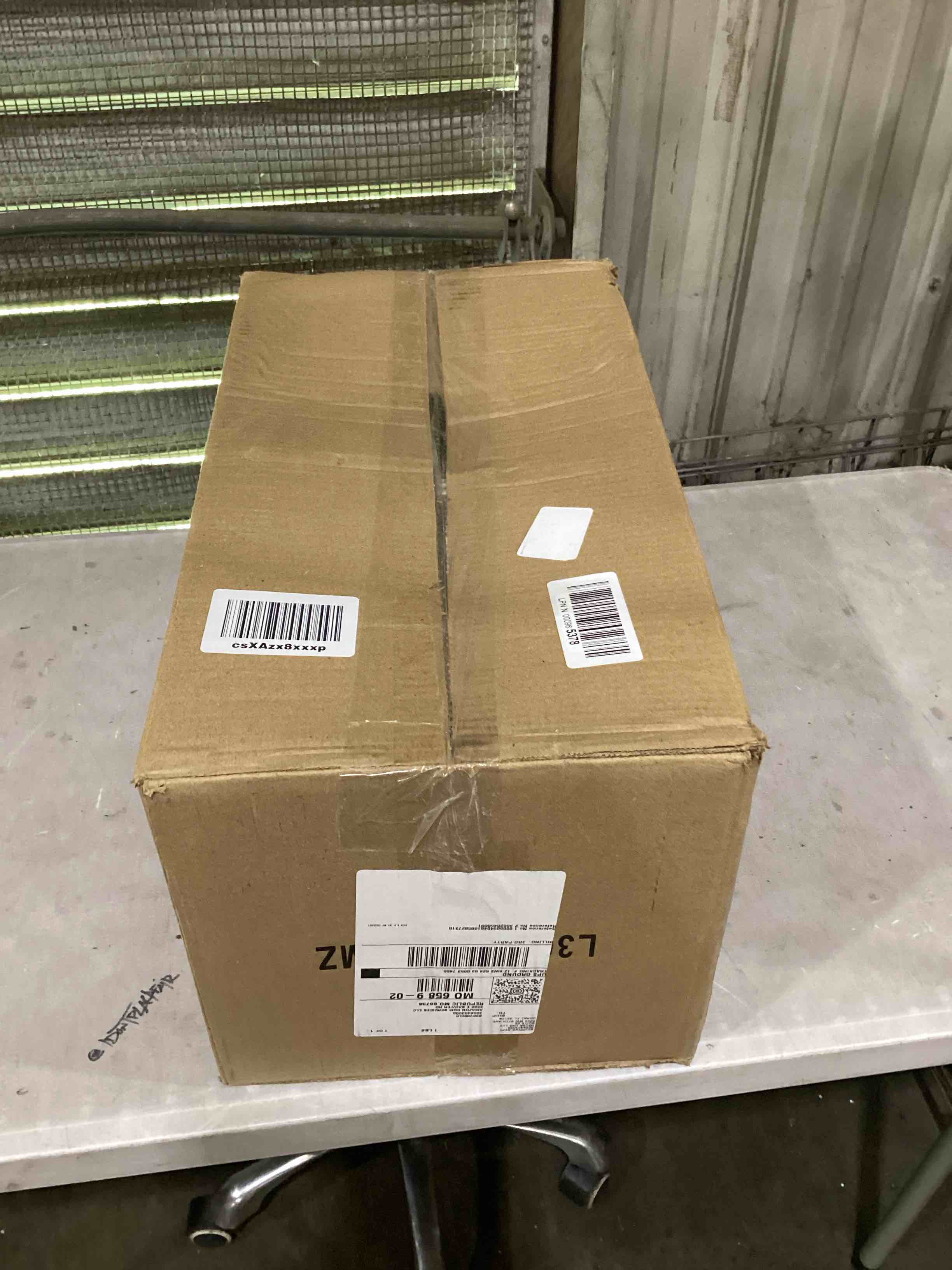 https://s3.amazonaws.com/lotting-images-prod/bidfta/PNK1597796_1752603365264.jpeg
