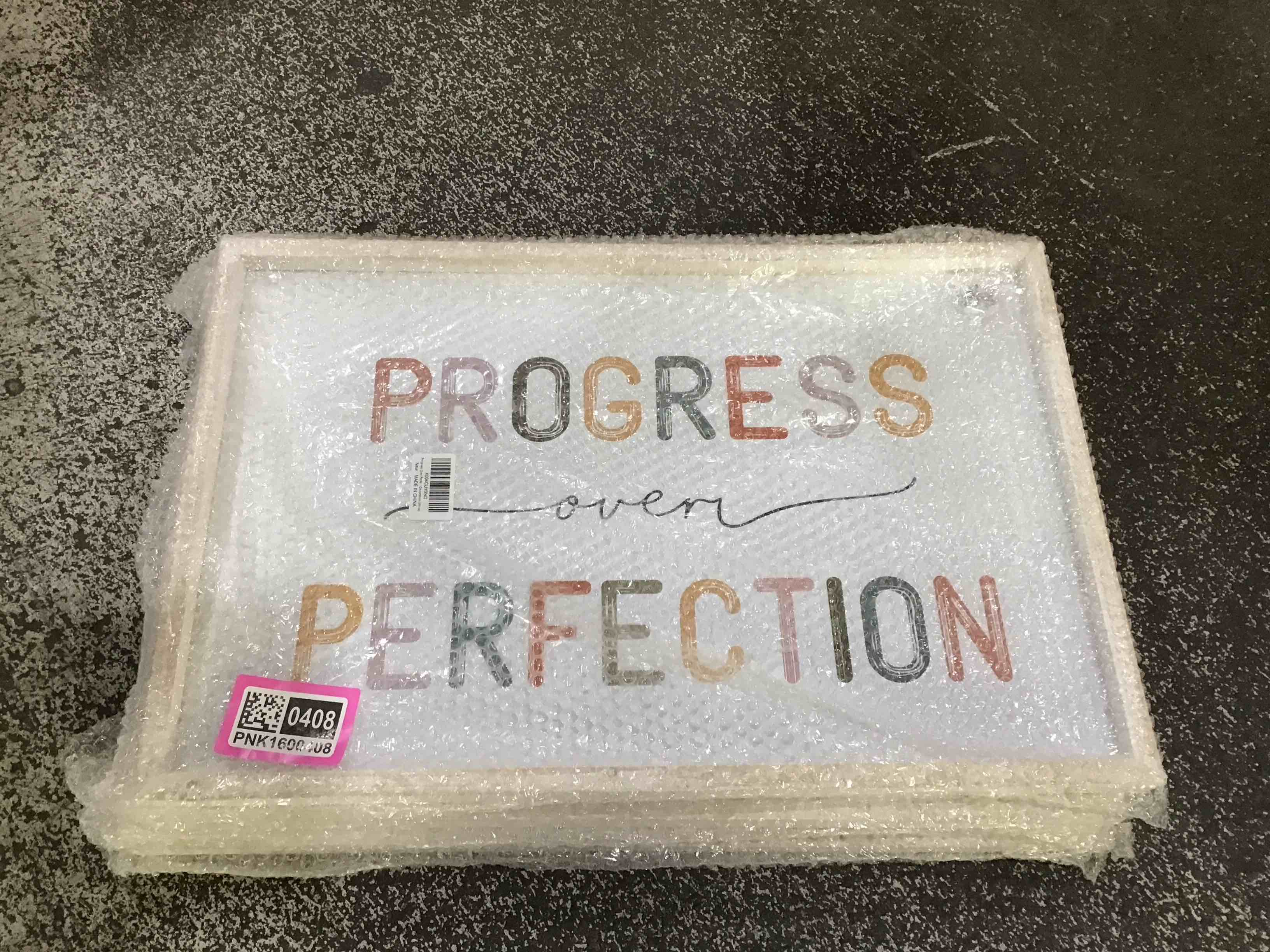 https://s3.amazonaws.com/lotting-images-prod/bidfta/PNK1600407_1740516353631.jpeg