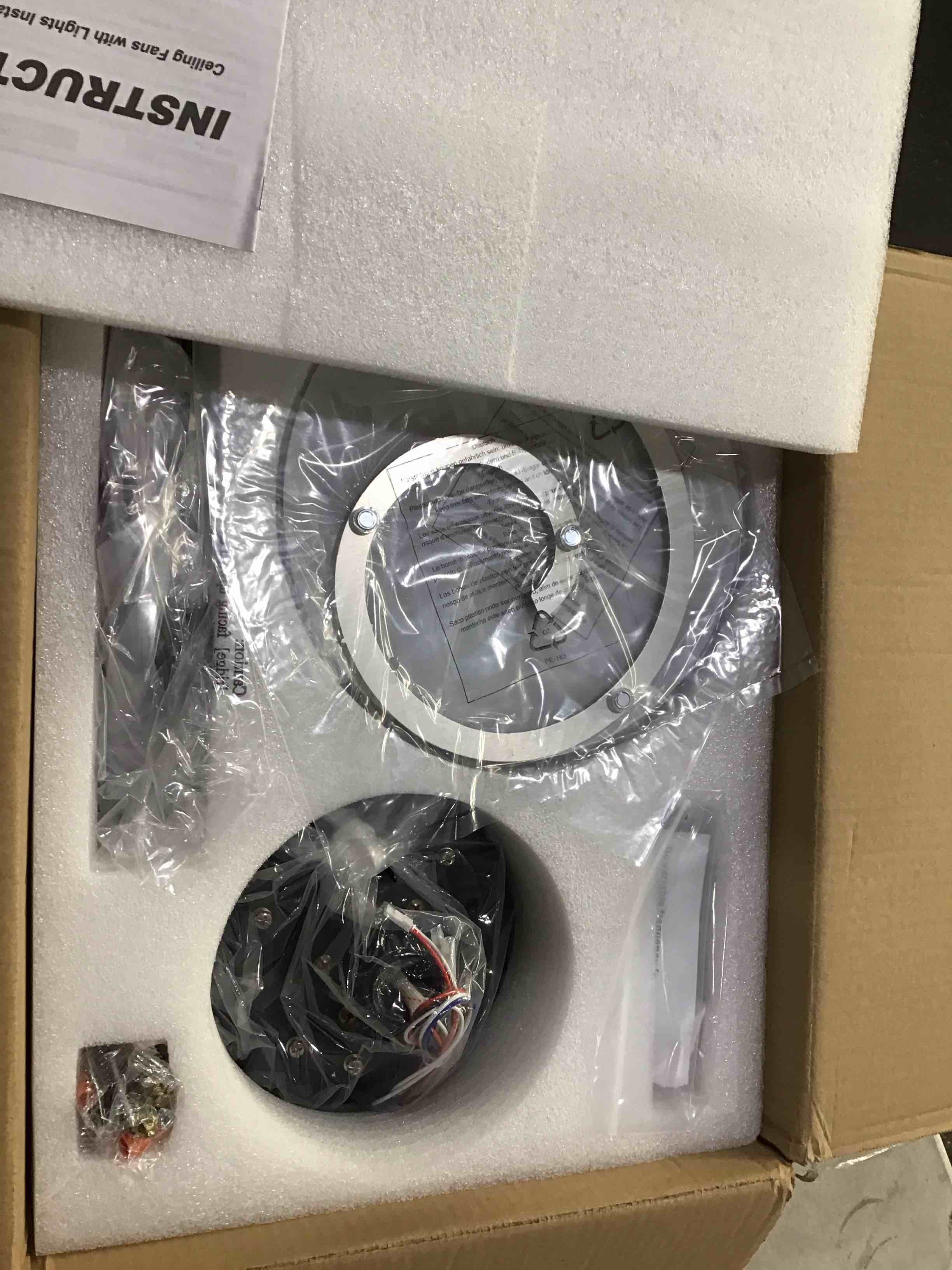 https://s3.amazonaws.com/lotting-images-prod/bidfta/PNK1600918_1741037227742.jpeg