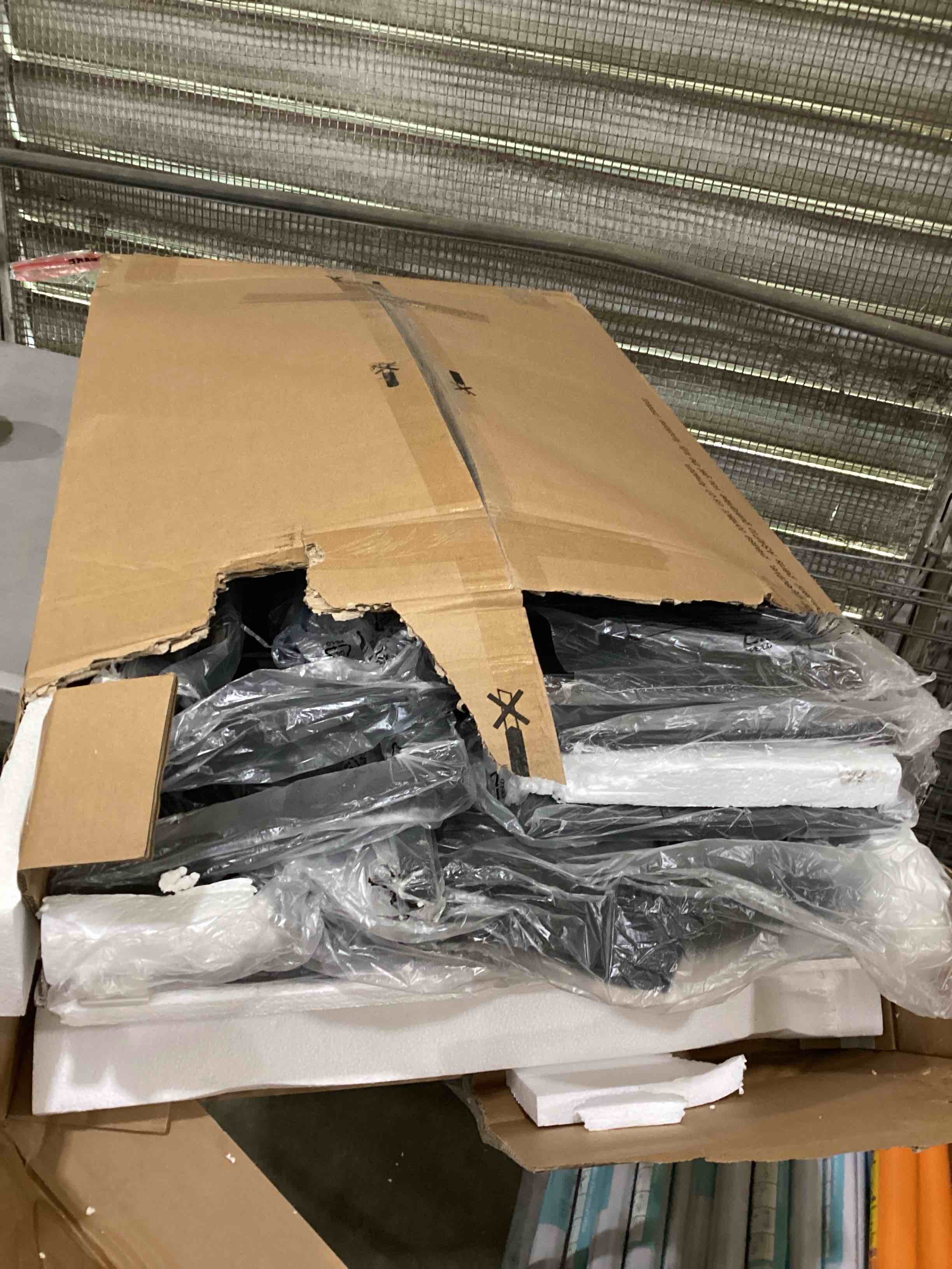 https://s3.amazonaws.com/lotting-images-prod/bidfta/PNK1601496_1746030128607.jpeg