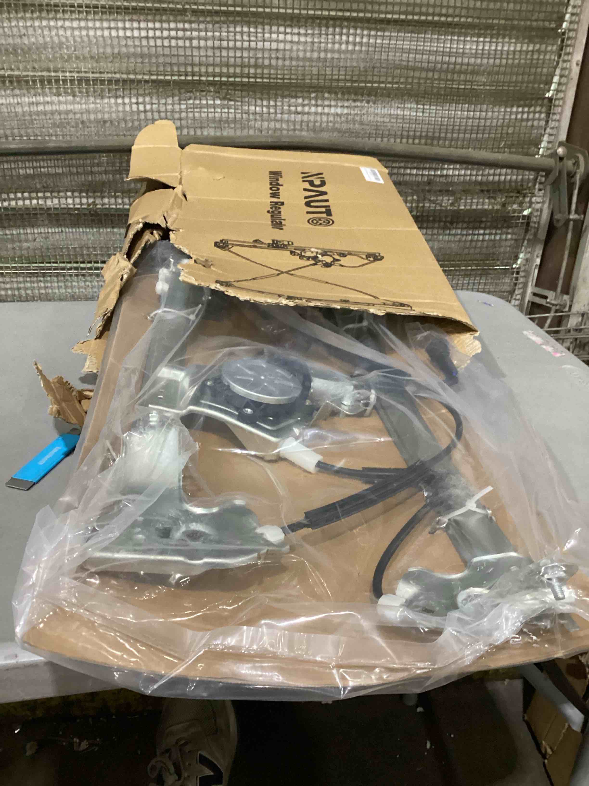 https://s3.amazonaws.com/lotting-images-prod/bidfta/PNK1601541_1746106418515.jpeg