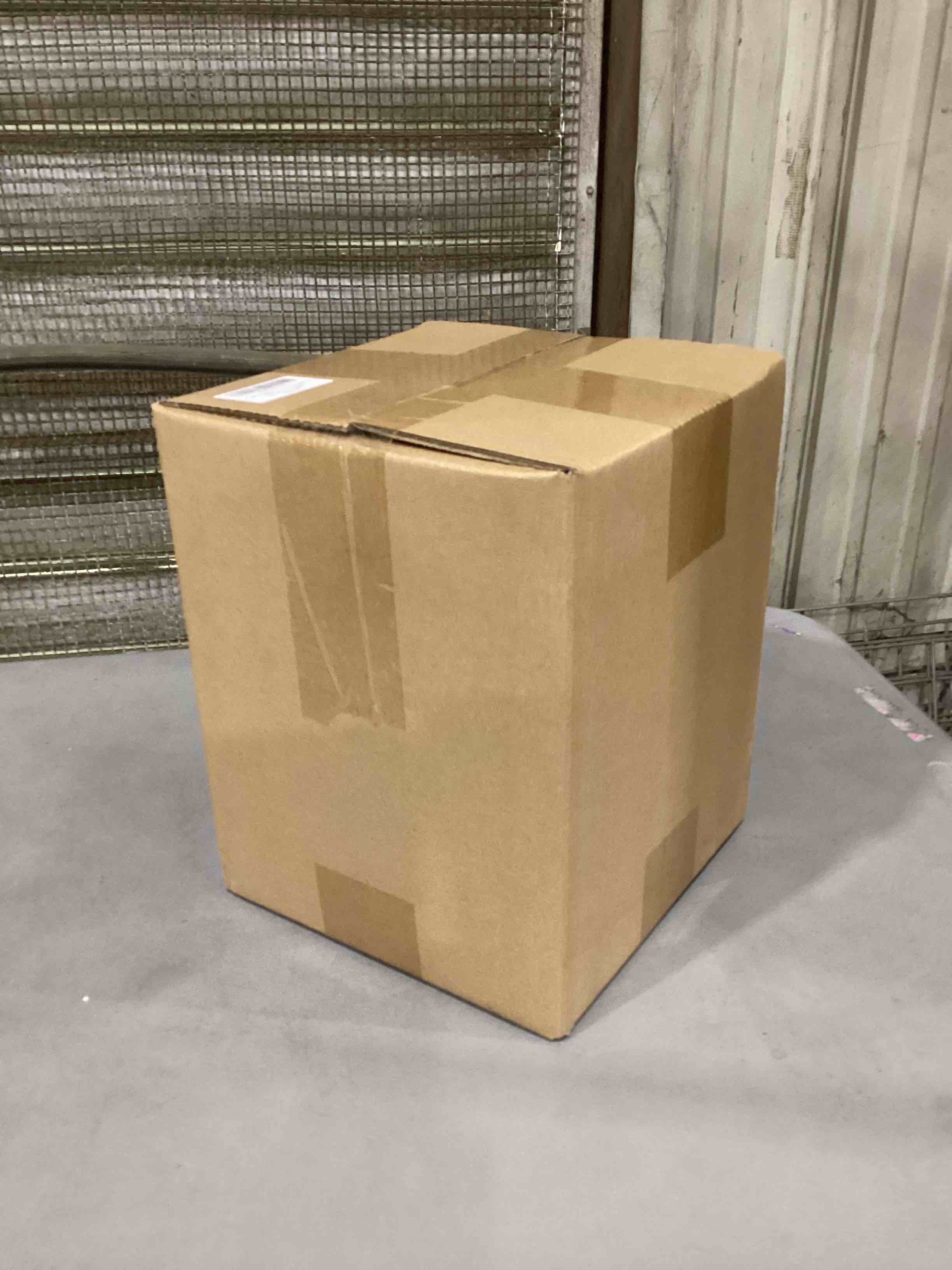 https://s3.amazonaws.com/lotting-images-prod/bidfta/PNK1602909_1747410328649.jpeg