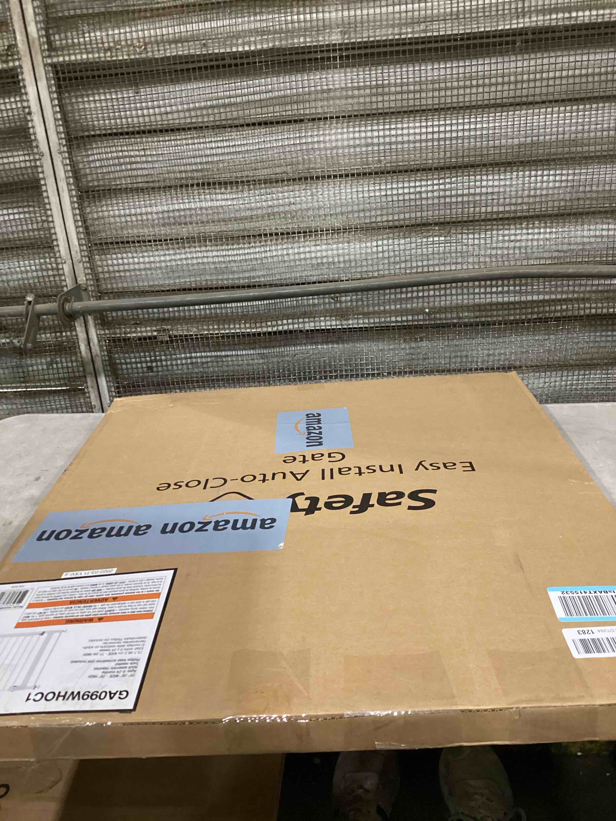 https://s3.amazonaws.com/lotting-images-prod/bidfta/PNK1605265_1743687881912.jpeg