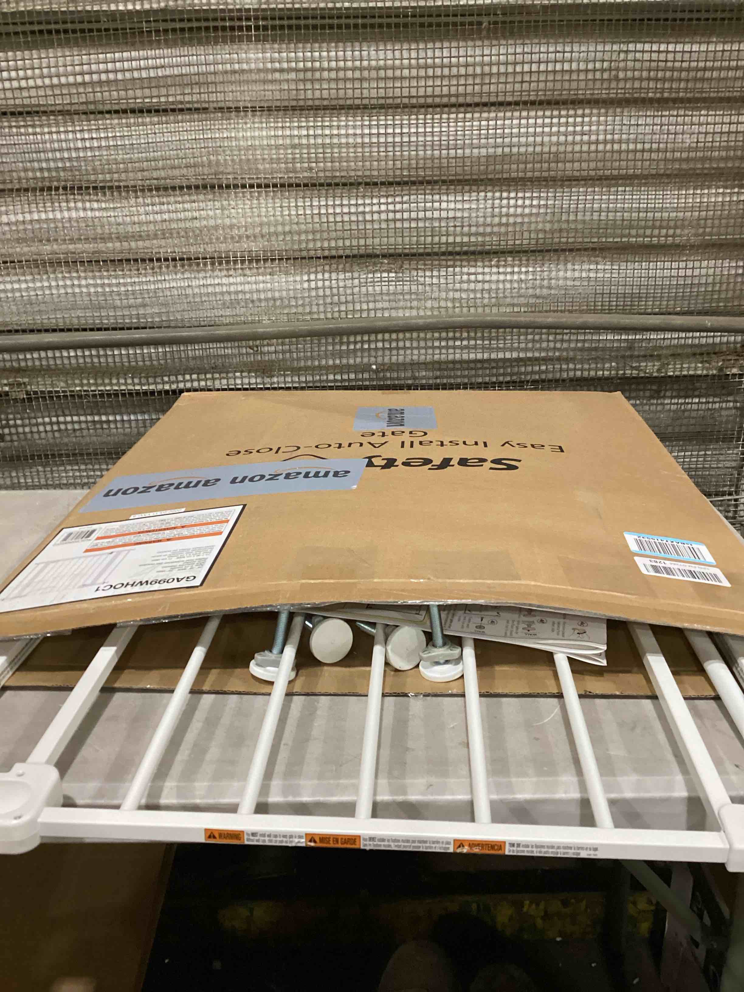 https://s3.amazonaws.com/lotting-images-prod/bidfta/PNK1605265_1743687922710.jpeg