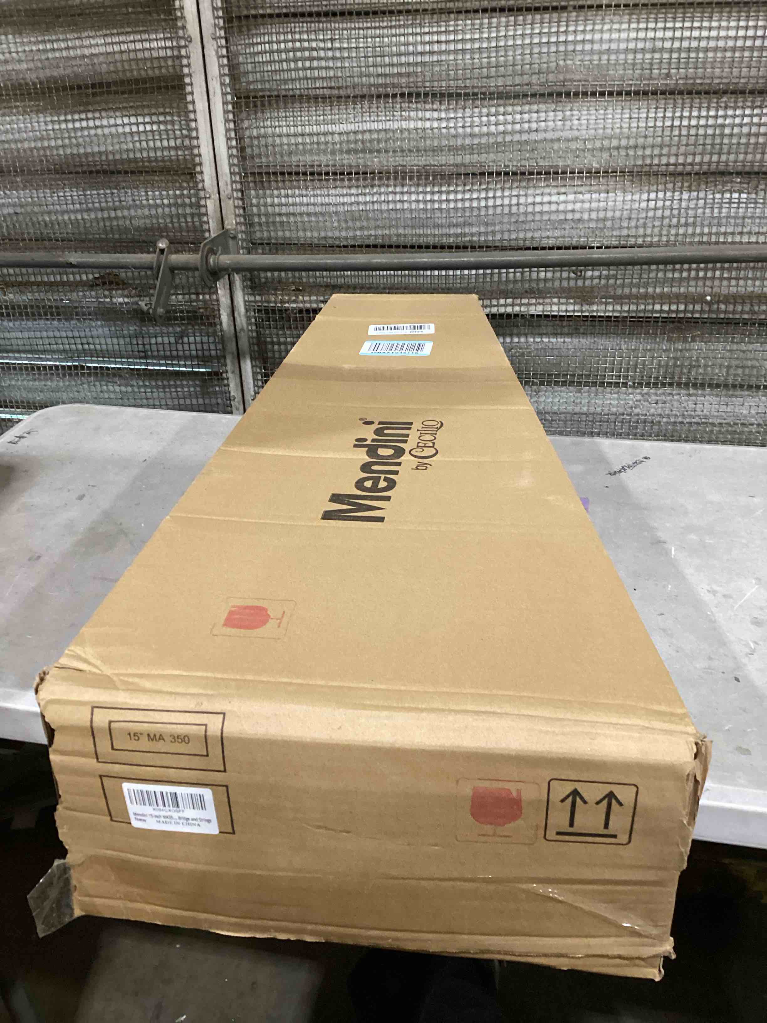 https://s3.amazonaws.com/lotting-images-prod/bidfta/PNK1605467_1744035686046.jpeg