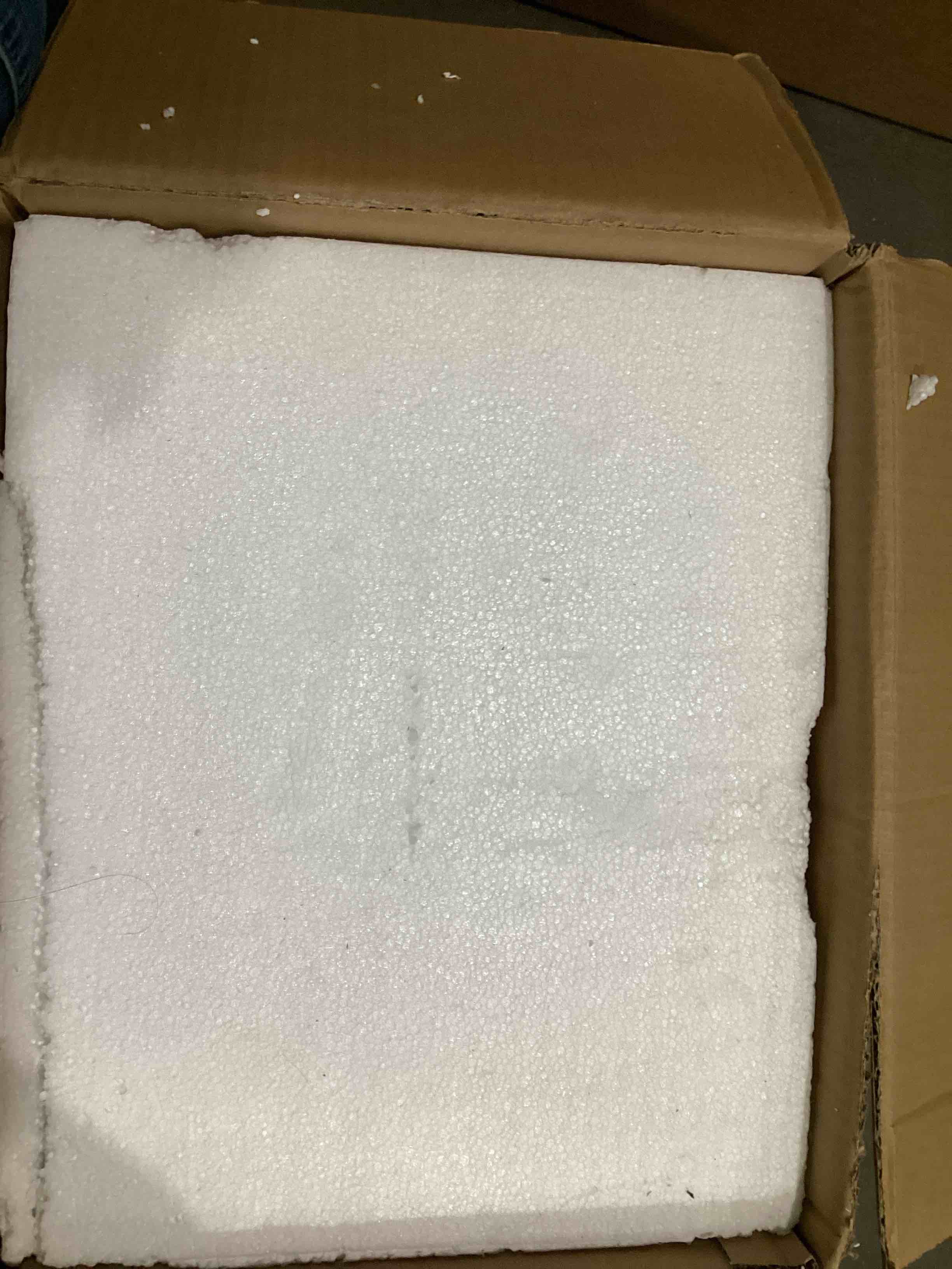 https://s3.amazonaws.com/lotting-images-prod/bidfta/PNK1605927_1744906823727.jpeg