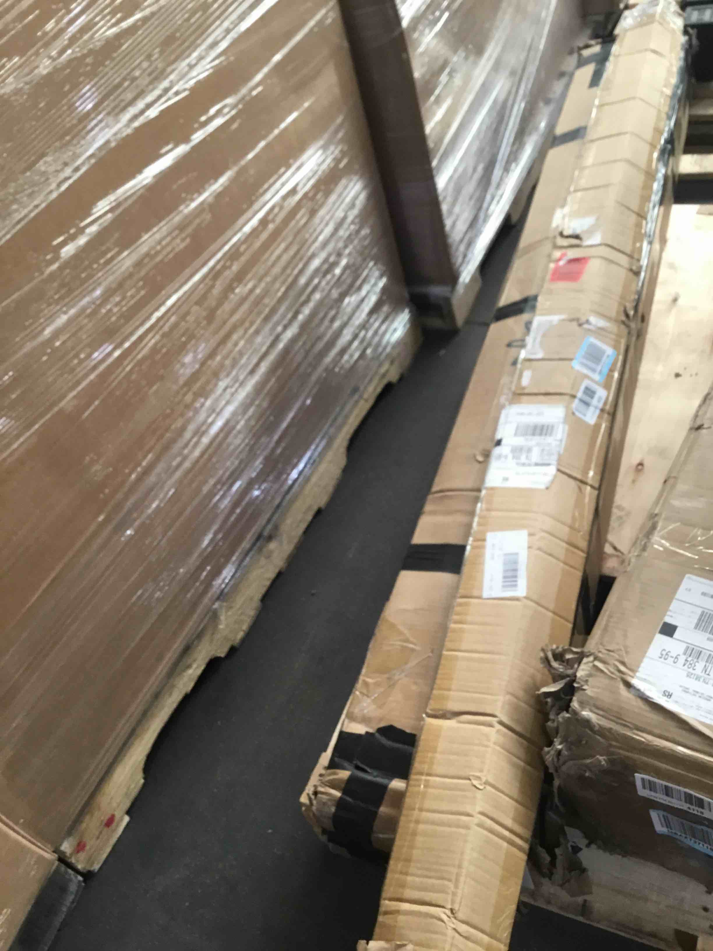 https://s3.amazonaws.com/lotting-images-prod/bidfta/PNK1606089_1752272300380.jpeg