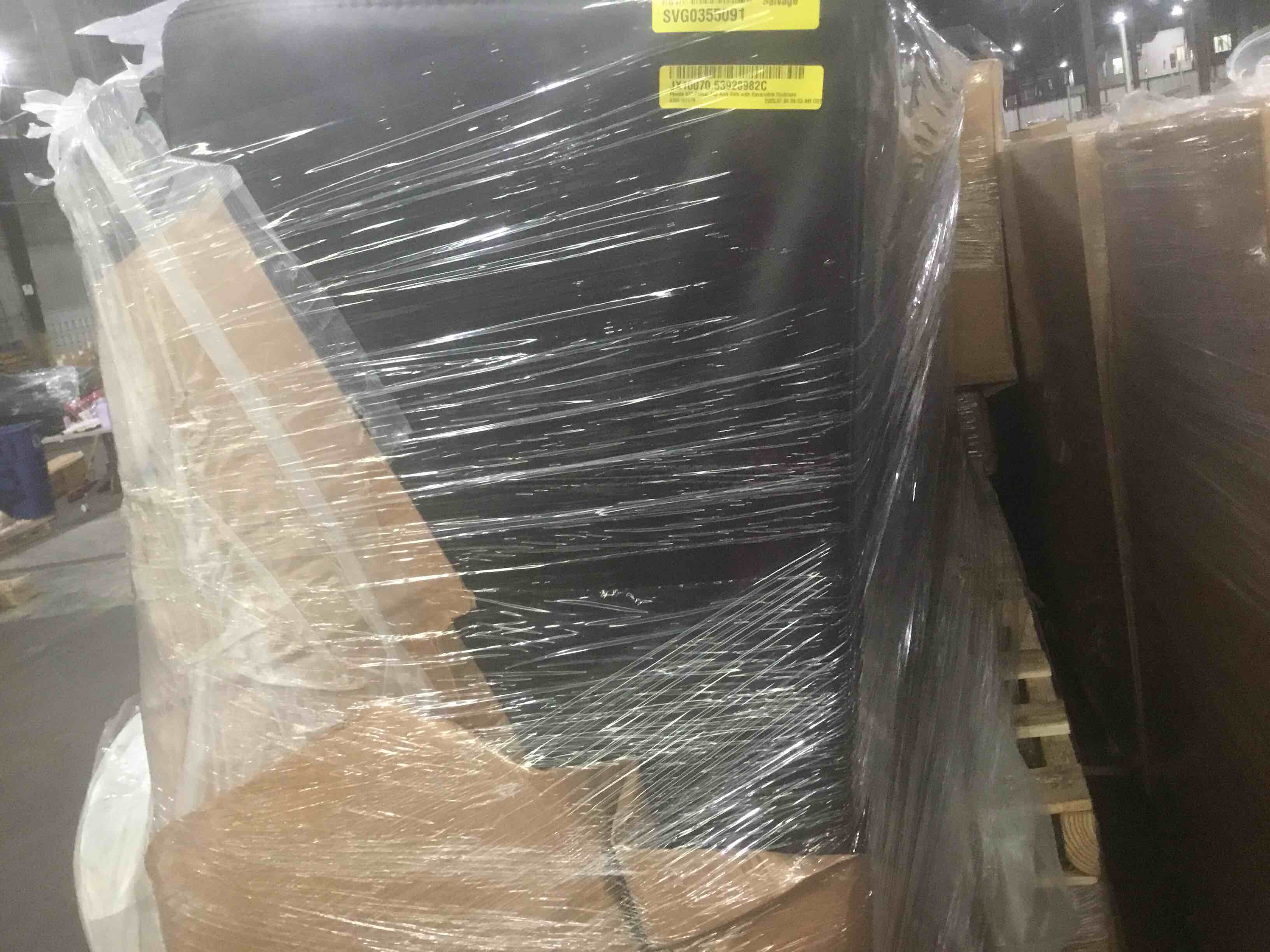 https://s3.amazonaws.com/lotting-images-prod/bidfta/PNK1606161_1752592242801.jpeg