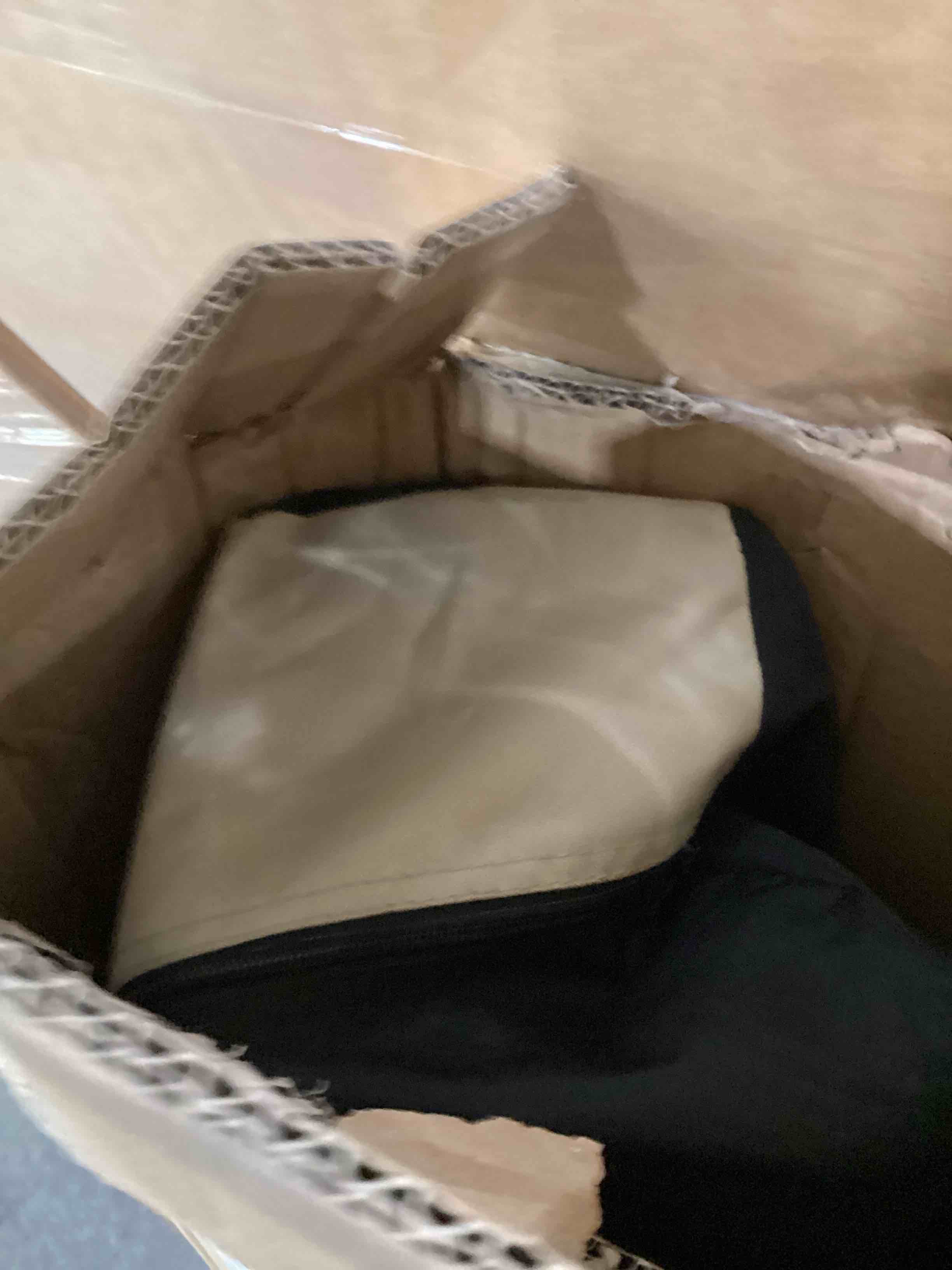 https://s3.amazonaws.com/lotting-images-prod/bidfta/PNK1606353_1753122753979.jpeg