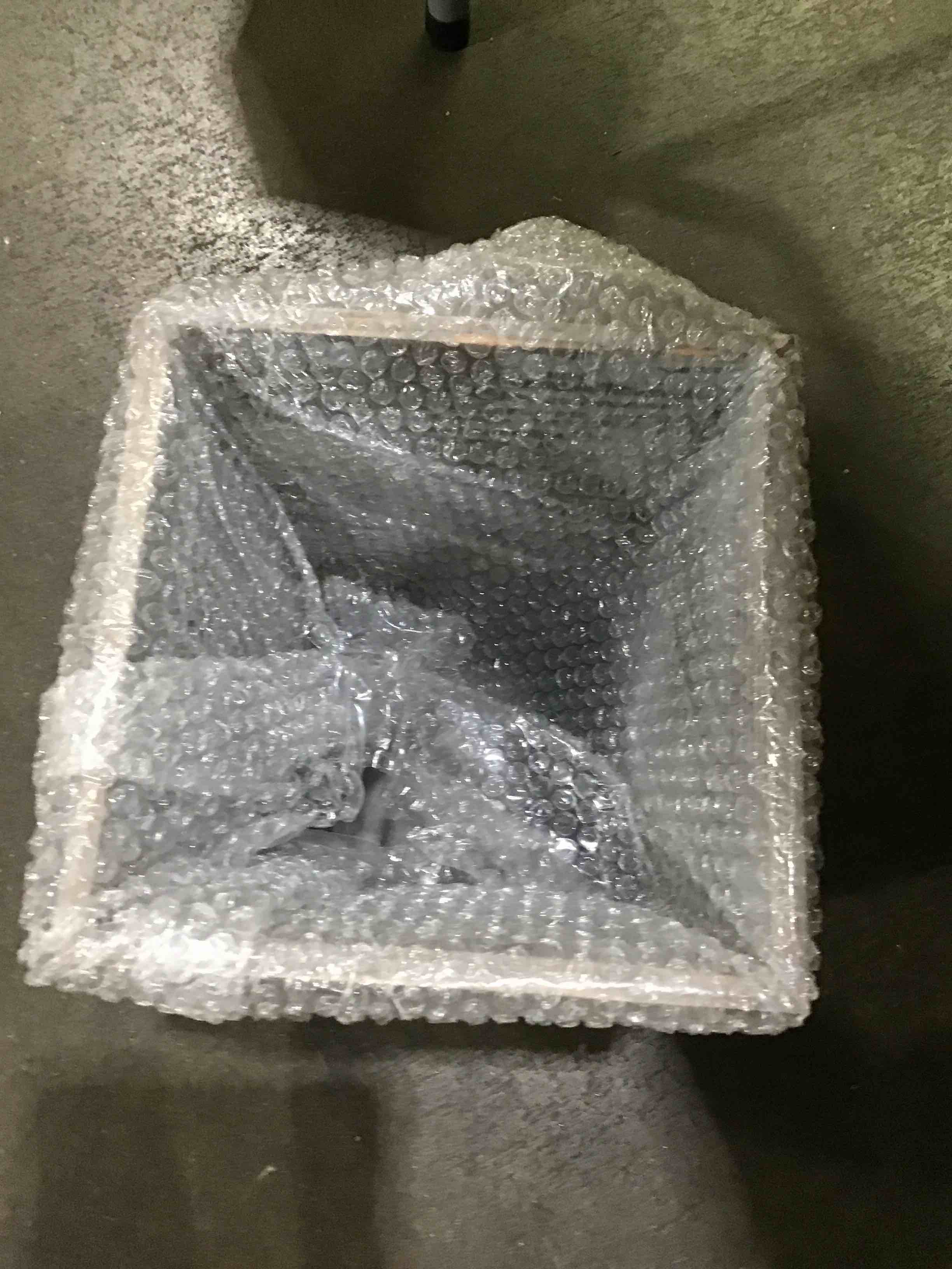 https://s3.amazonaws.com/lotting-images-prod/bidfta/PNK1609292_1745956669776.jpeg