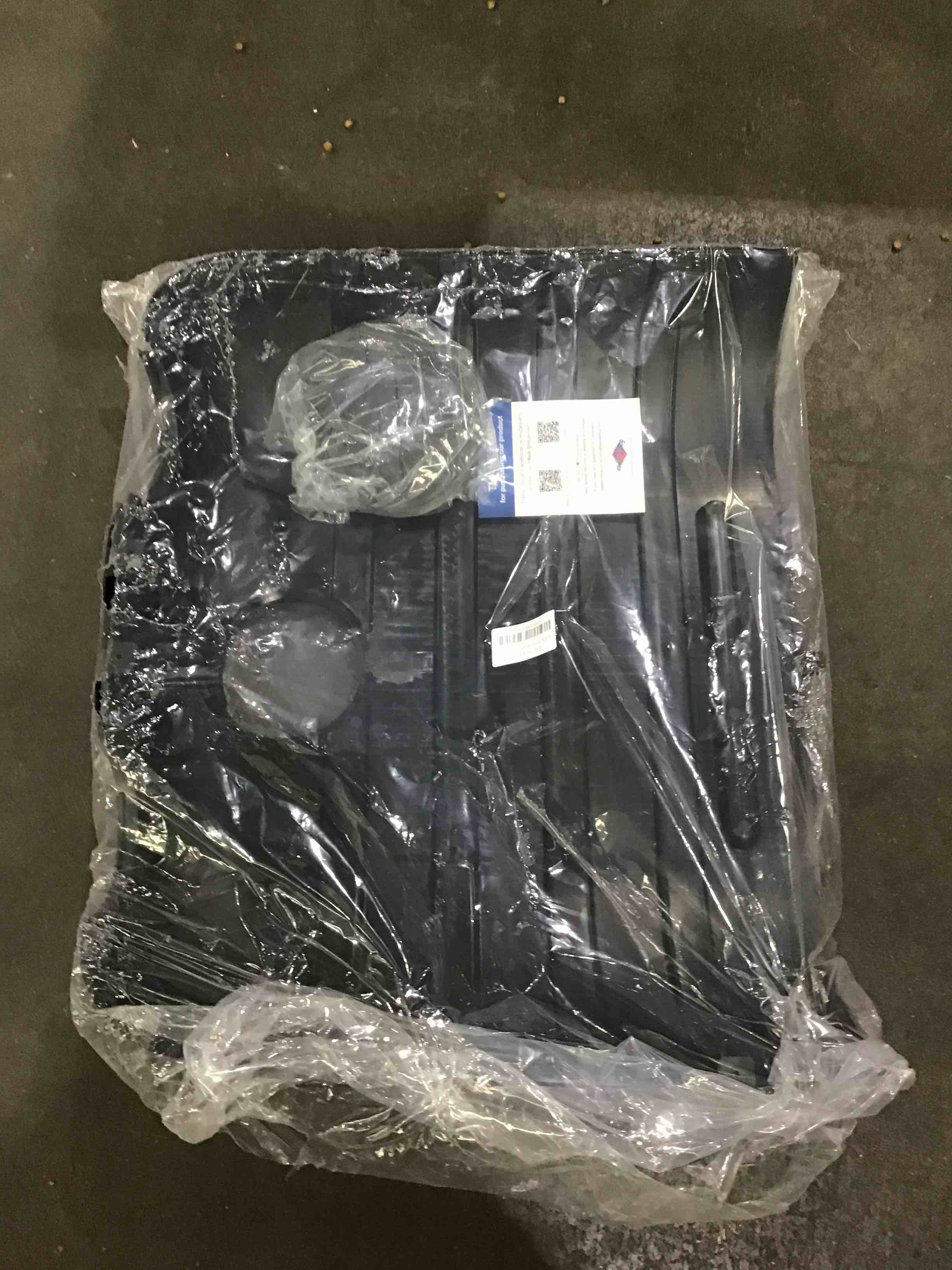 https://s3.amazonaws.com/lotting-images-prod/bidfta/PNK1611403_1747065876810.jpeg