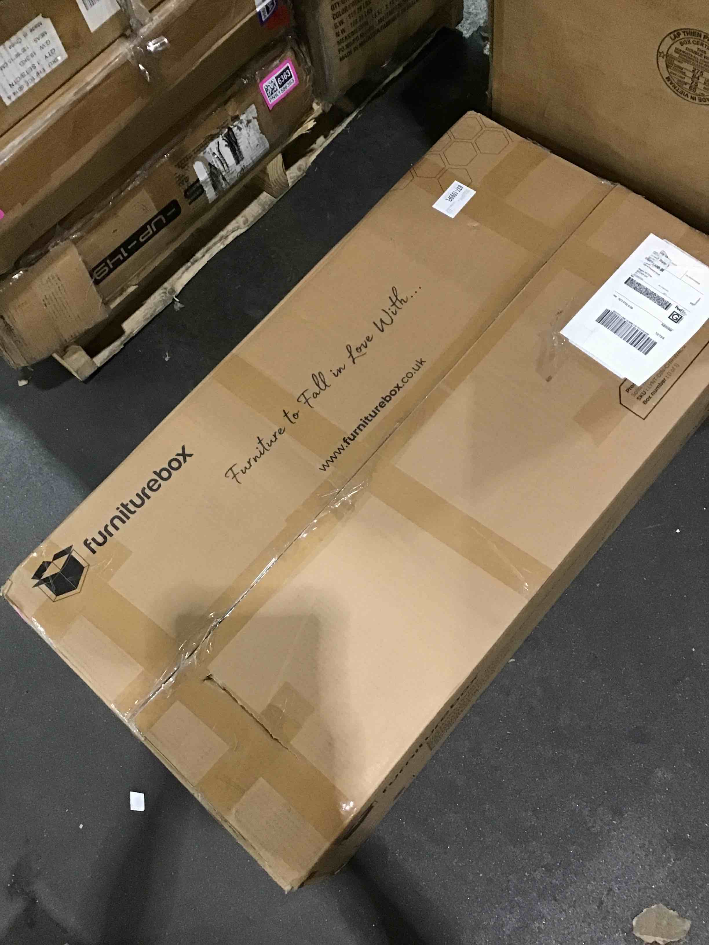 https://s3.amazonaws.com/lotting-images-prod/bidfta/PNK1624007_1750693601583.jpeg