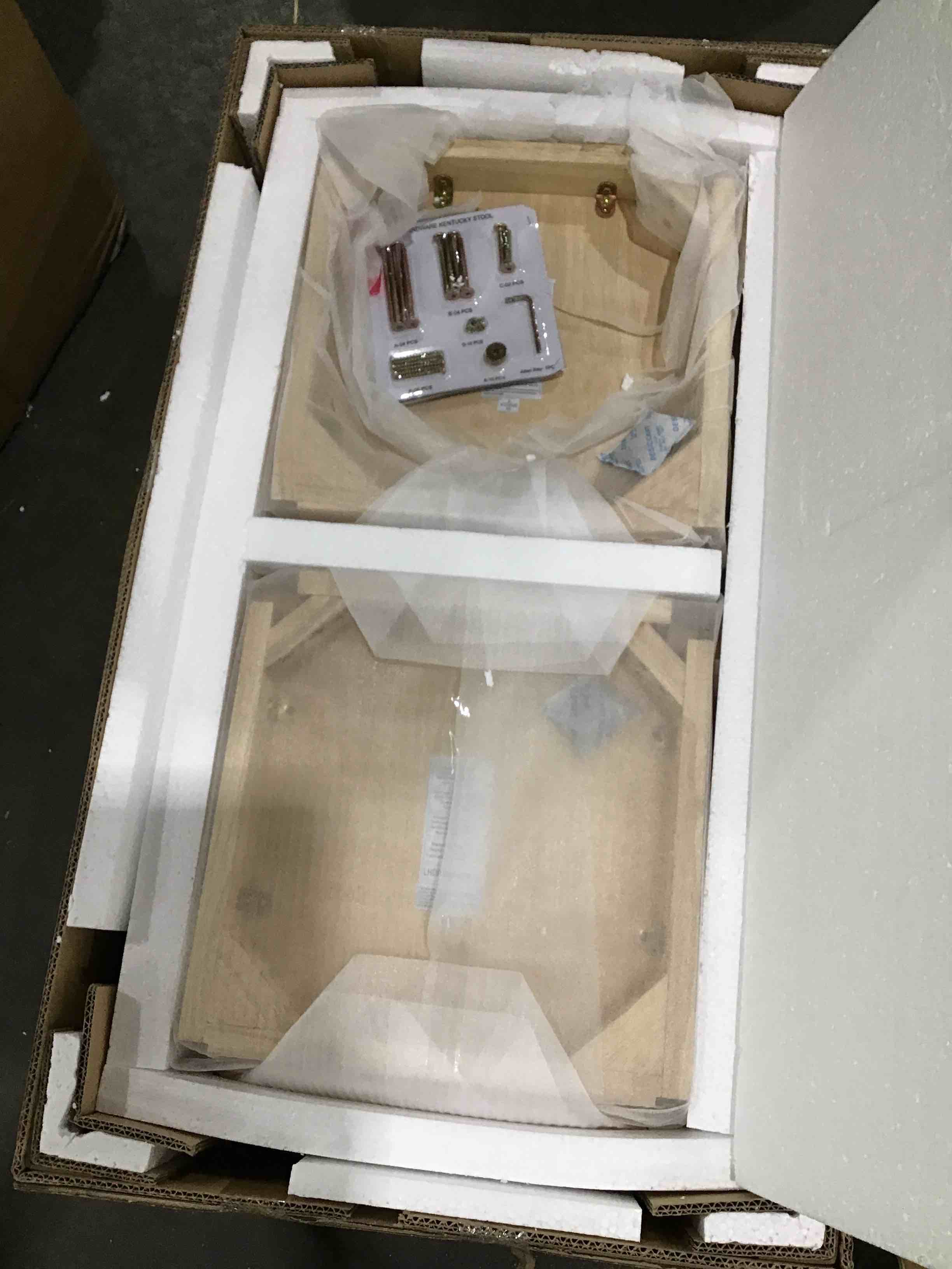 https://s3.amazonaws.com/lotting-images-prod/bidfta/PNK1624010_1750694642700.jpeg