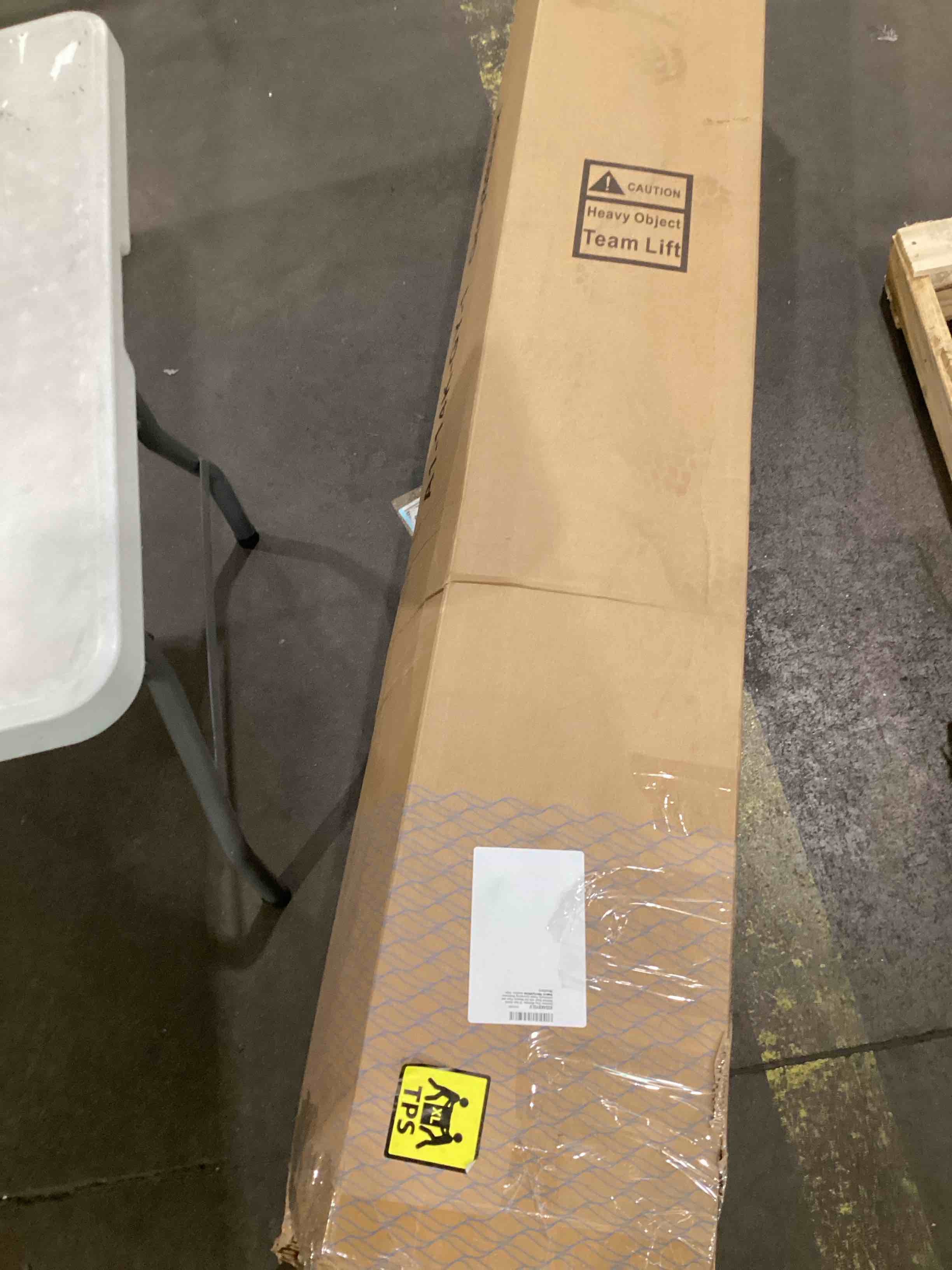 https://s3.amazonaws.com/lotting-images-prod/bidfta/PNK1624033_1750700149148.jpeg