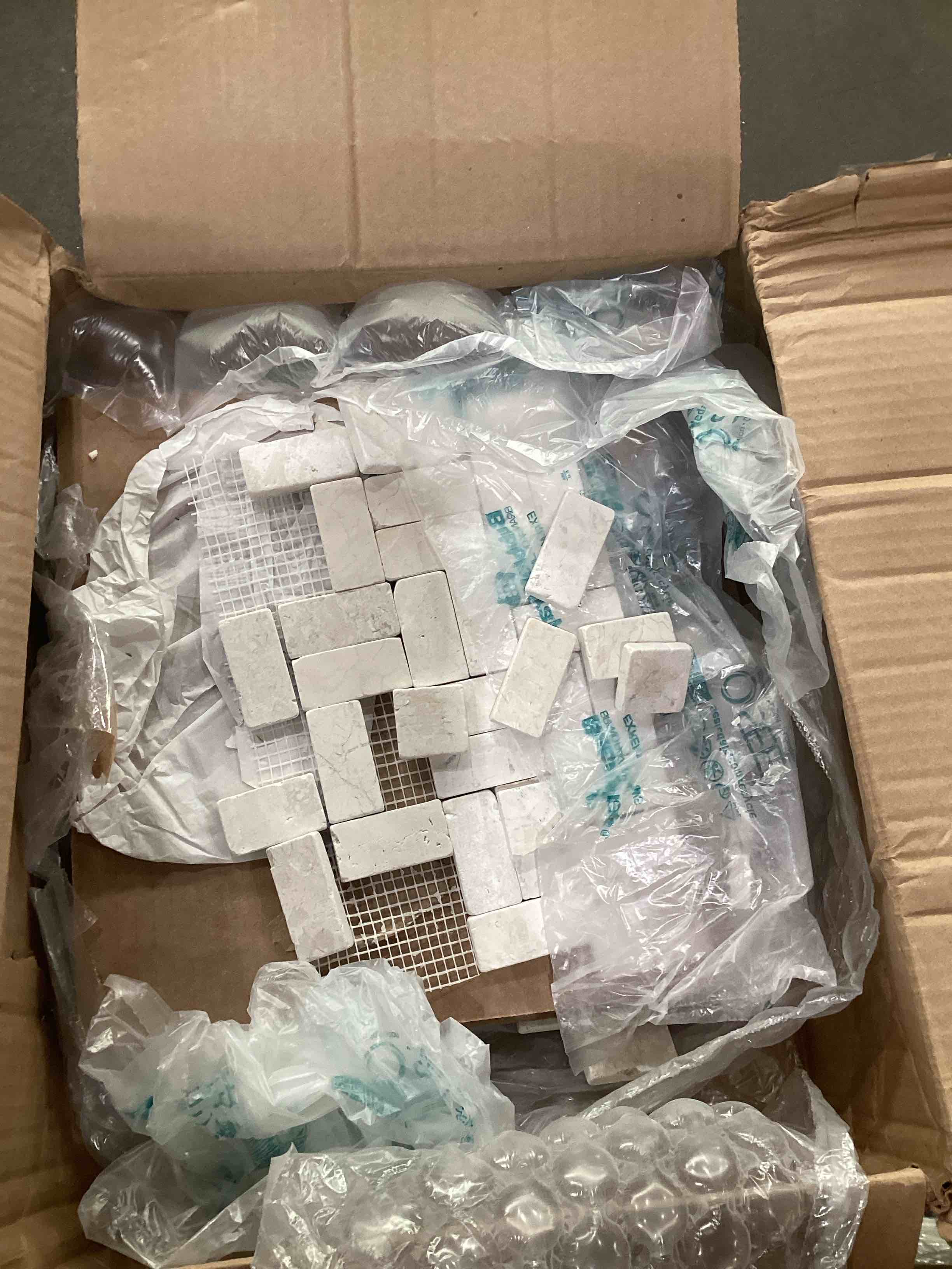 https://s3.amazonaws.com/lotting-images-prod/bidfta/PNK1624123_1750795186017.jpeg