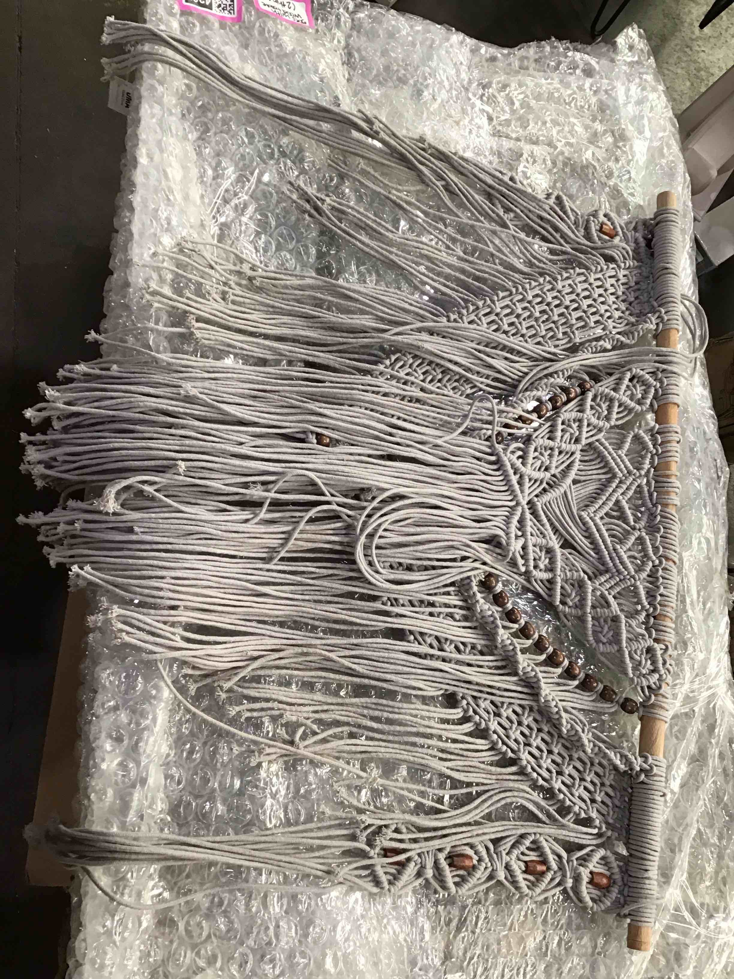 https://s3.amazonaws.com/lotting-images-prod/bidfta/PNK1624220_1750966700456.jpeg