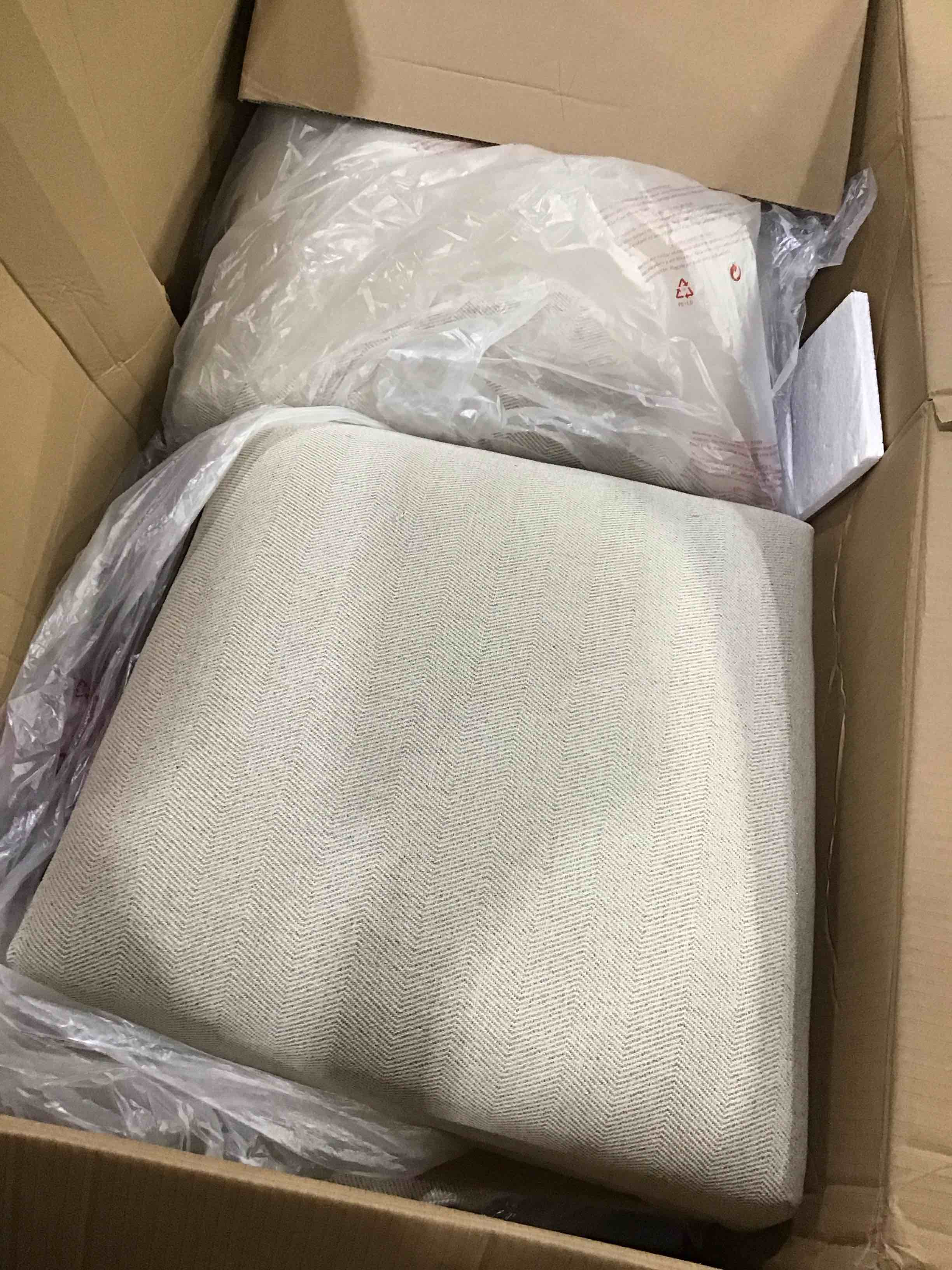 https://s3.amazonaws.com/lotting-images-prod/bidfta/PNK1624299_1751295344575.jpeg