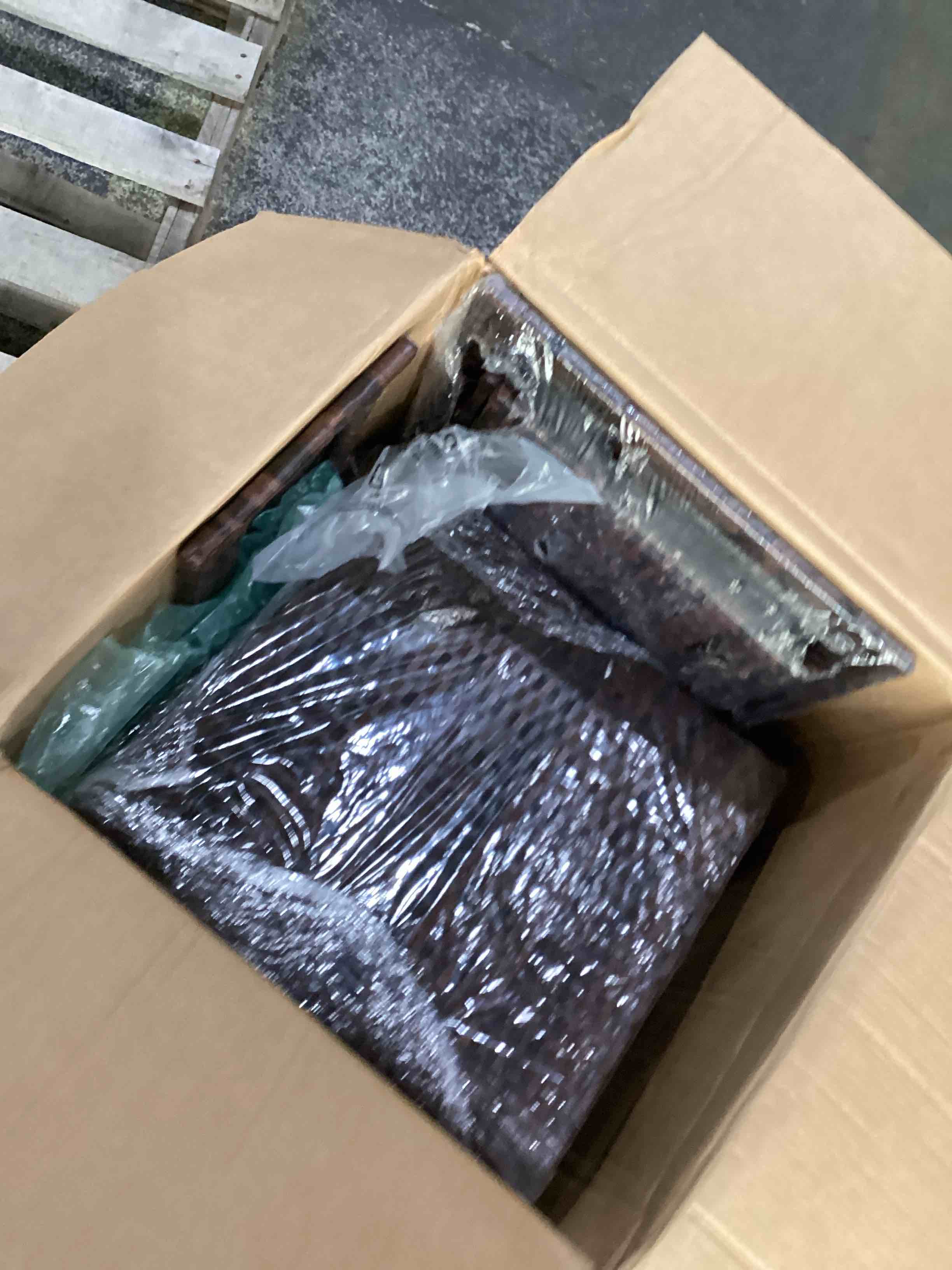 https://s3.amazonaws.com/lotting-images-prod/bidfta/PNK1633017_1752005247906.jpeg