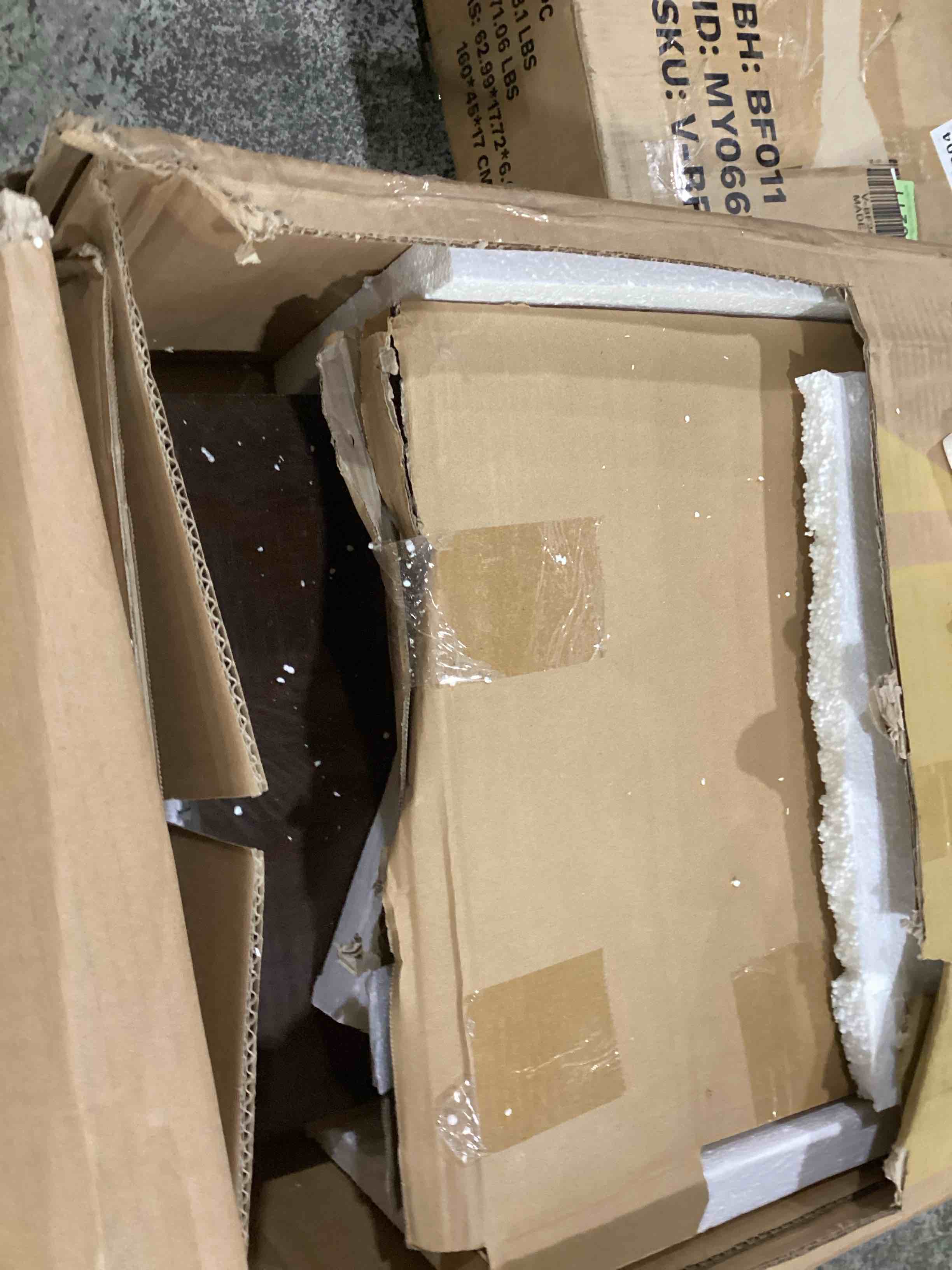 https://s3.amazonaws.com/lotting-images-prod/bidfta/PNK1633075_1752497323403.jpeg