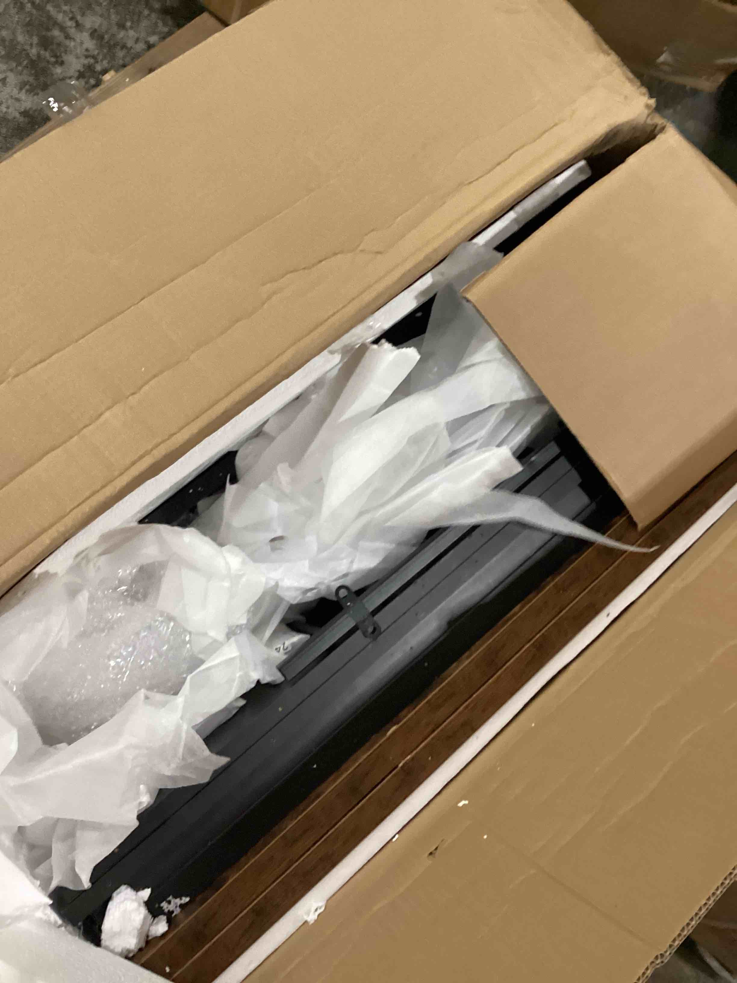 https://s3.amazonaws.com/lotting-images-prod/bidfta/PNK1633093_1752507535771.jpeg