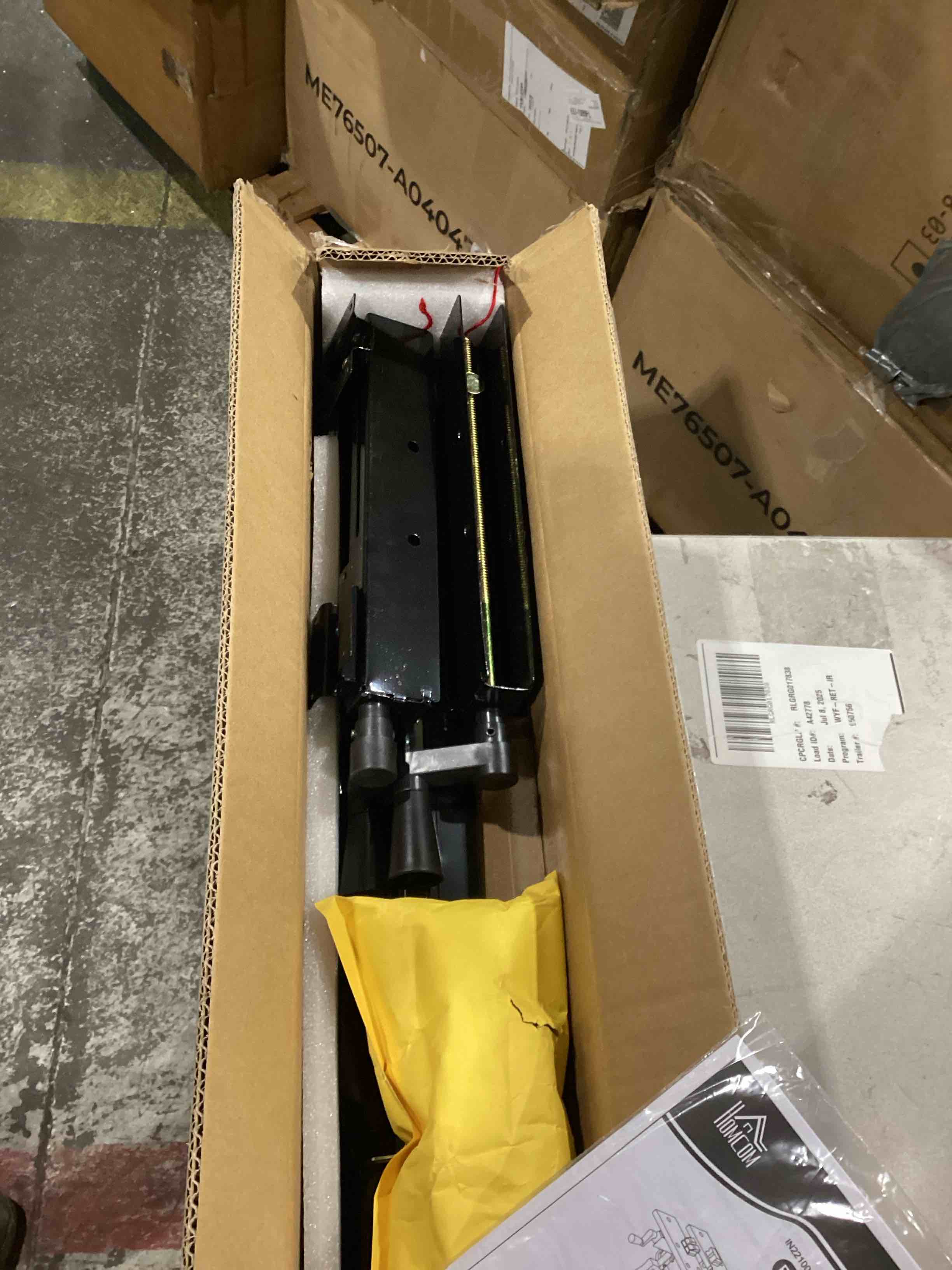 https://s3.amazonaws.com/lotting-images-prod/bidfta/PNK1633119_1752582268907.jpeg