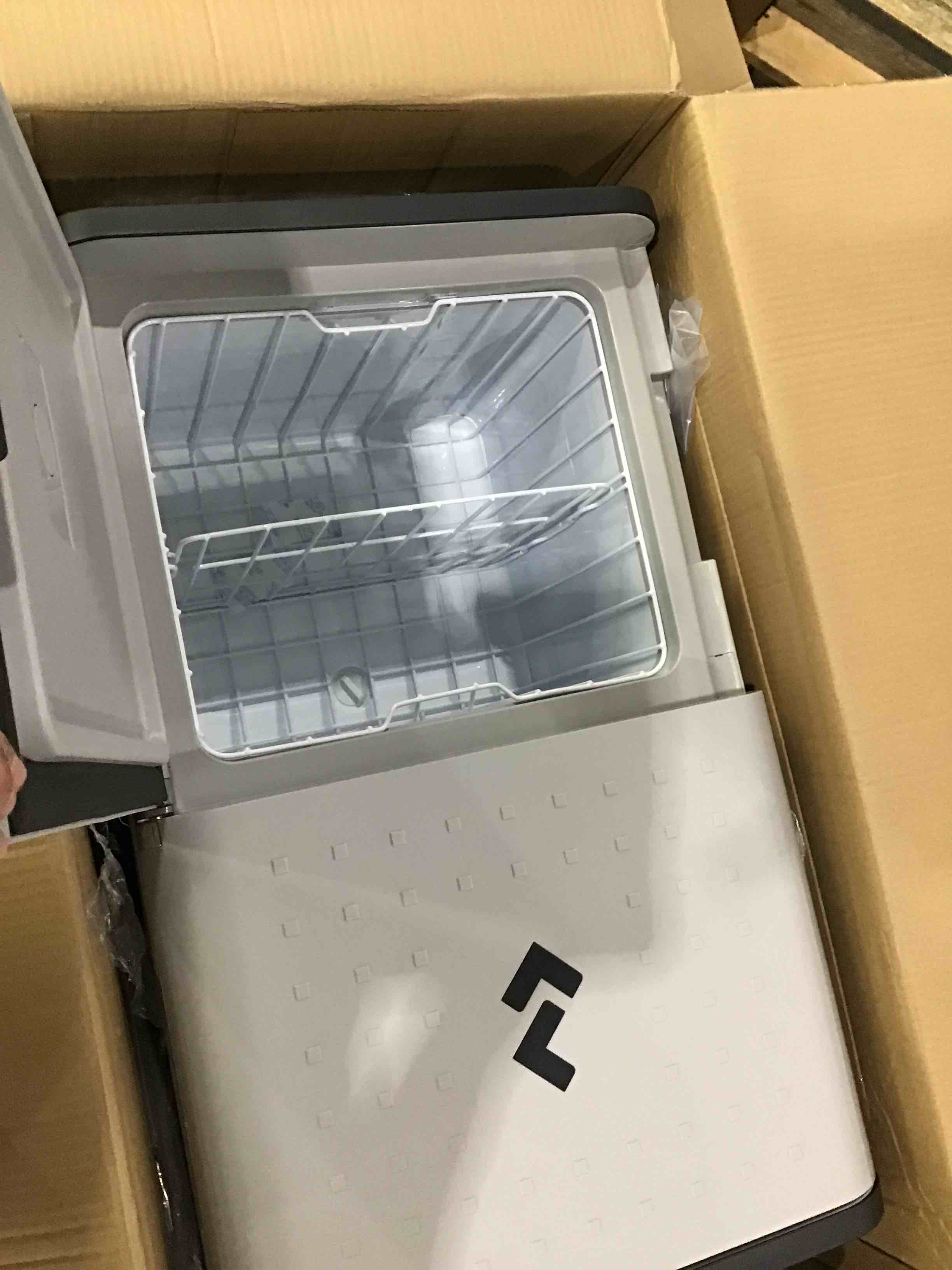 https://s3.amazonaws.com/lotting-images-prod/bidfta/PNK1633159_1752599604200.jpeg