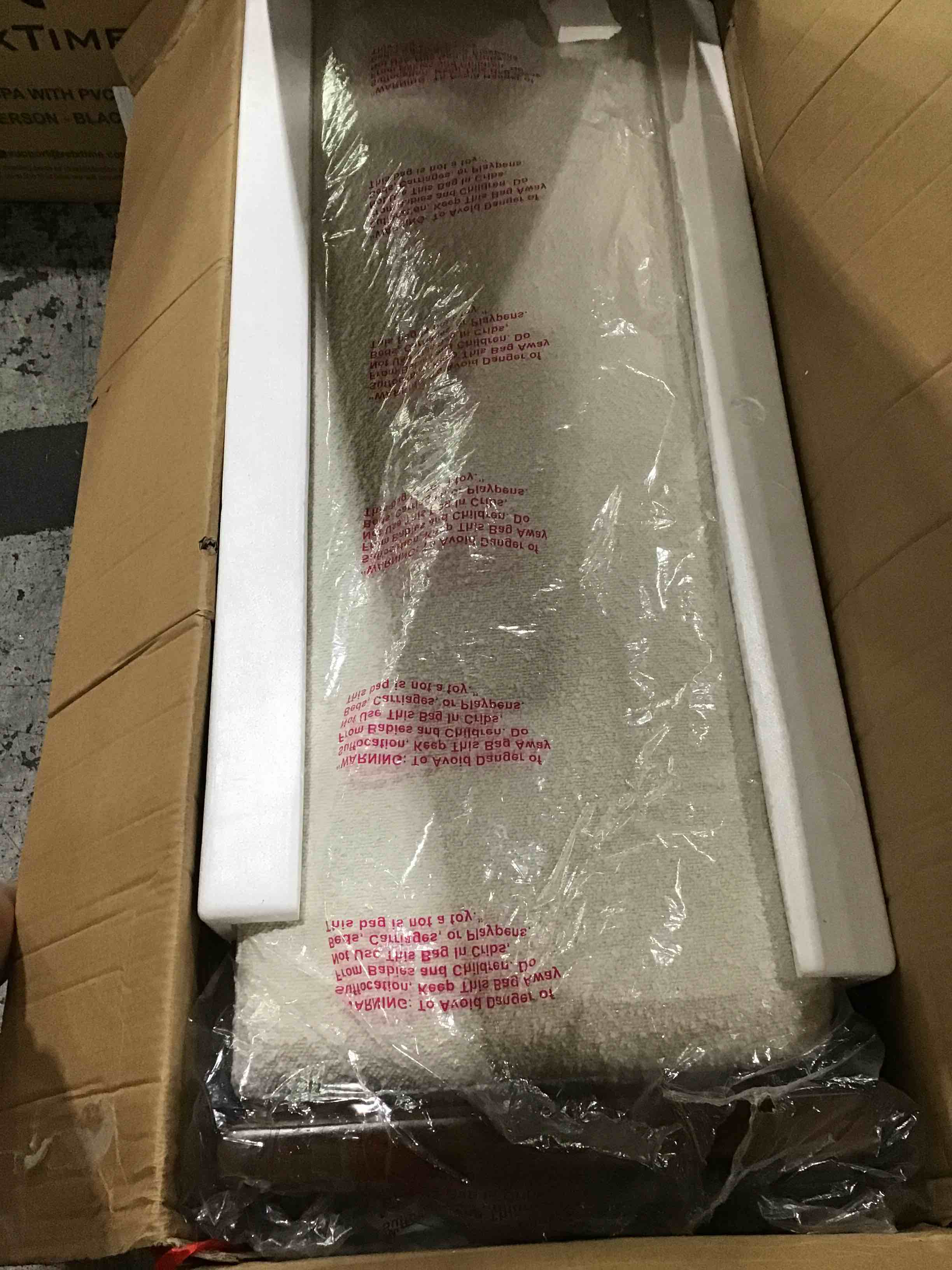 https://s3.amazonaws.com/lotting-images-prod/bidfta/PNK1633207_1752672208026.jpeg