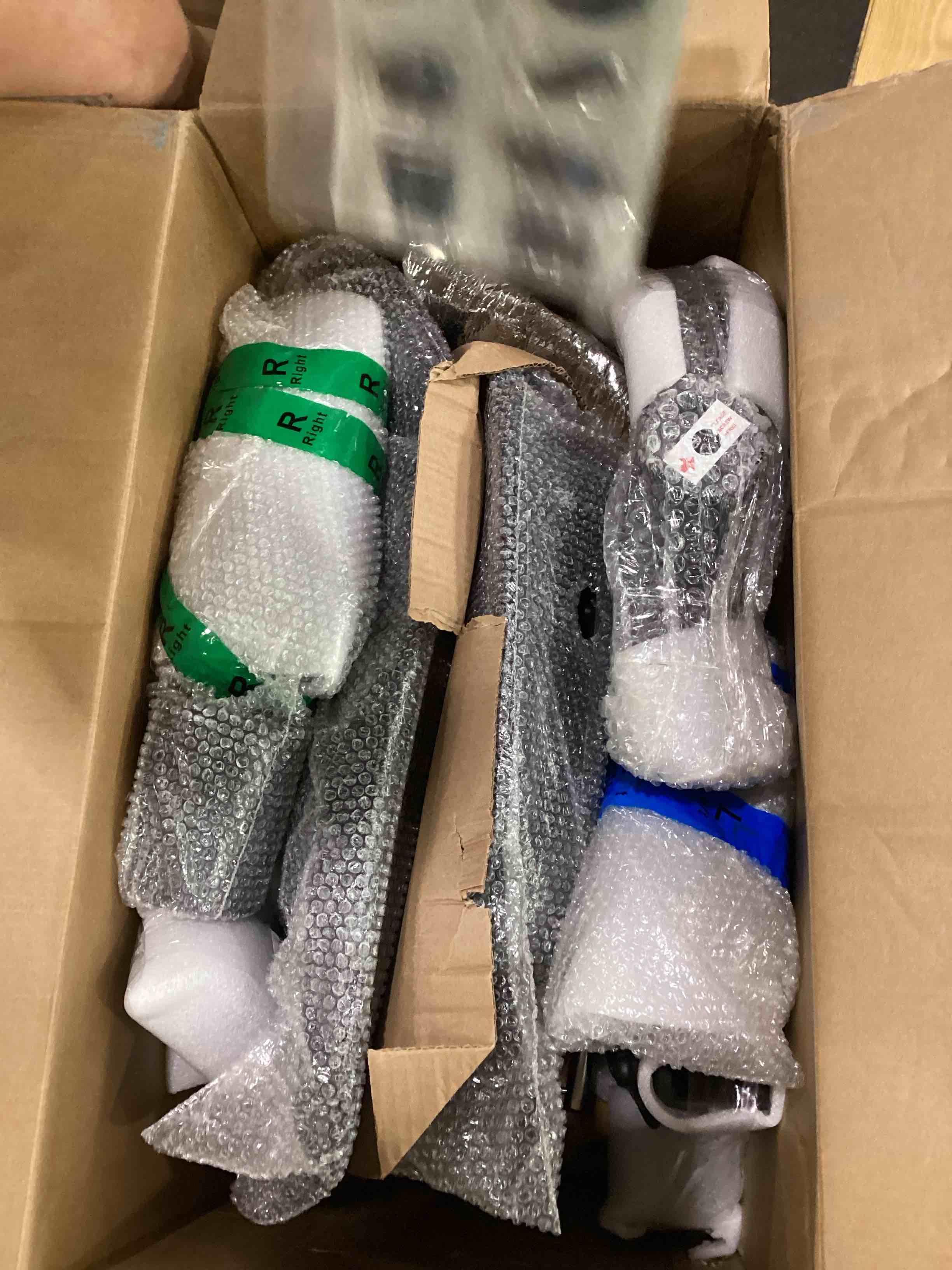 https://s3.amazonaws.com/lotting-images-prod/bidfta/PNK1633234_1752679739629.jpeg