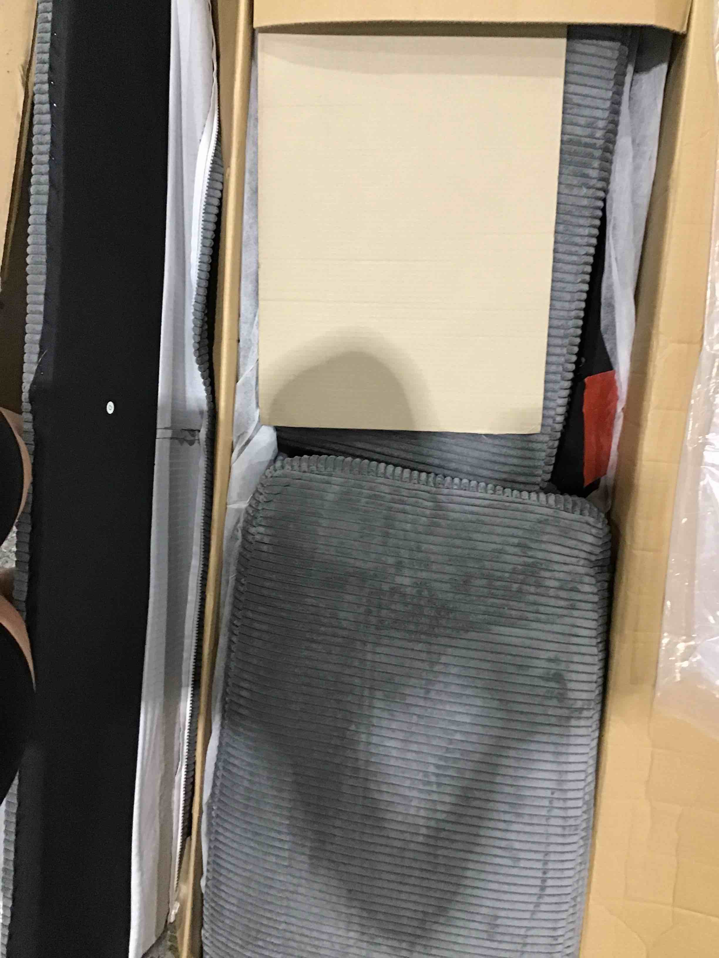 https://s3.amazonaws.com/lotting-images-prod/bidfta/PNK1633274_1752754383589.jpeg