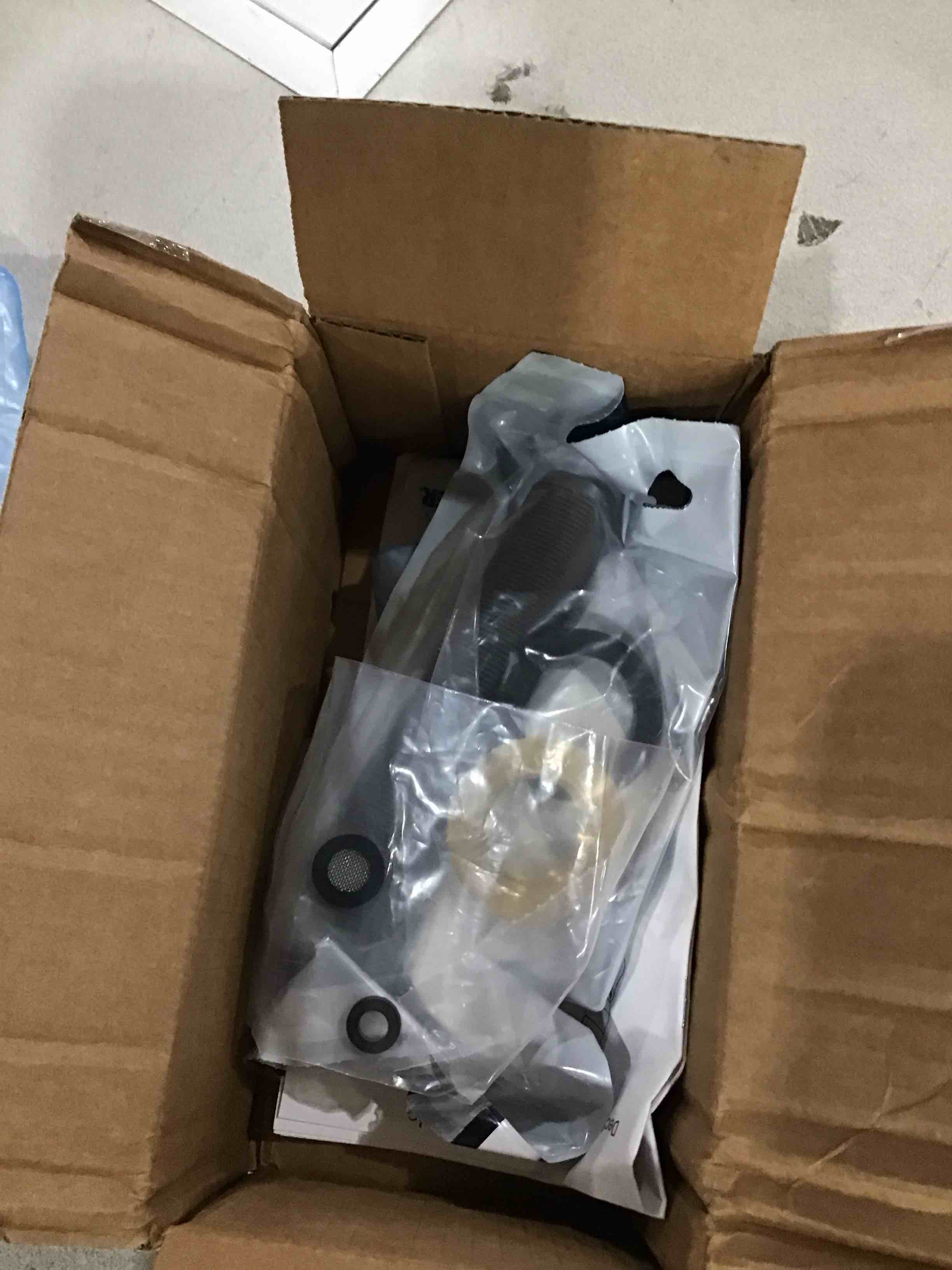 https://s3.amazonaws.com/lotting-images-prod/bidfta/PNK1633355_1752849663859.jpeg