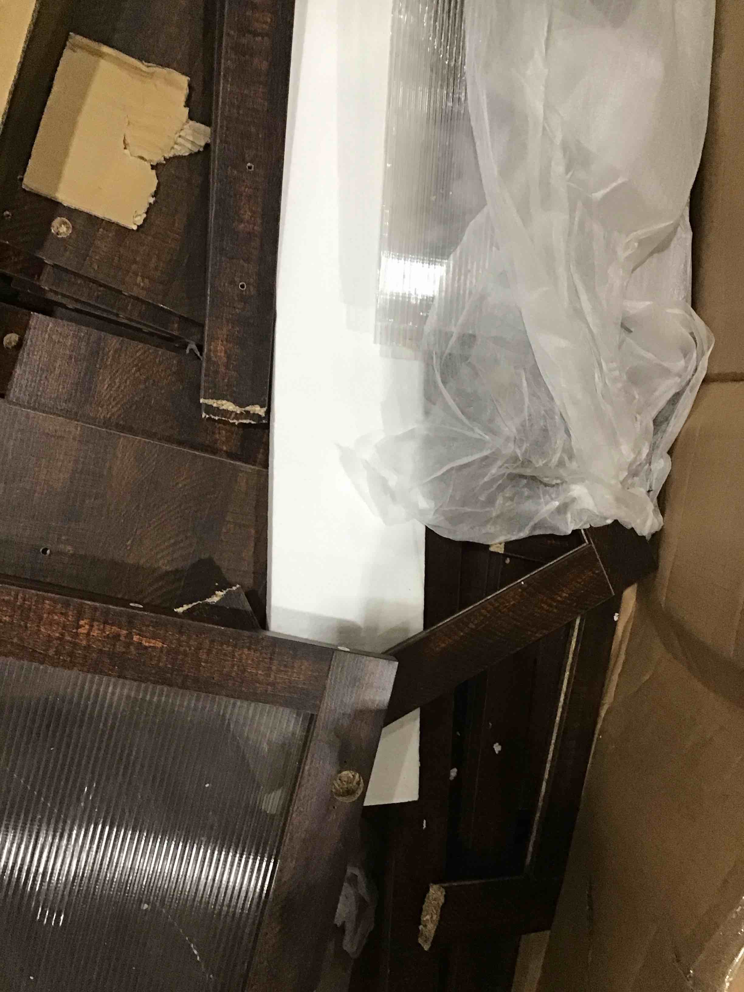 https://s3.amazonaws.com/lotting-images-prod/bidfta/PNK1633357_1752852334048.jpeg