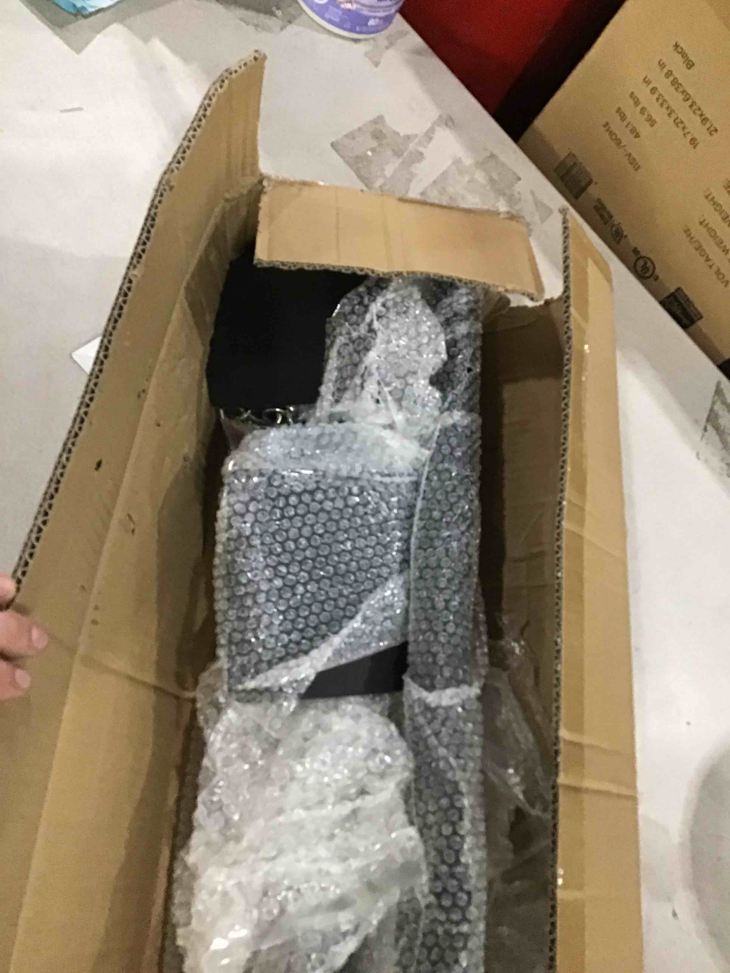 https://s3.amazonaws.com/lotting-images-prod/bidfta/PNK1633373_1752860150876.jpeg