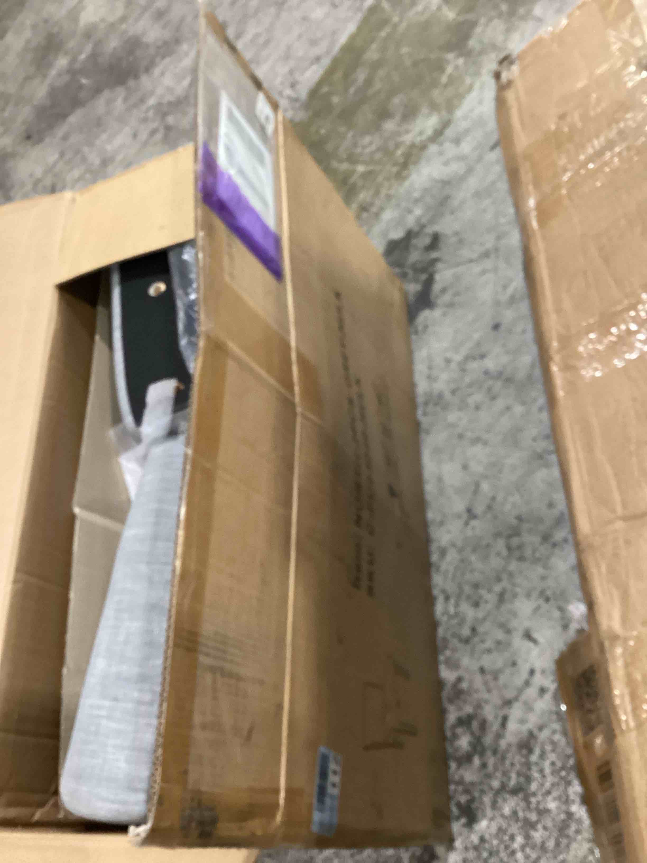 https://s3.amazonaws.com/lotting-images-prod/bidfta/PNK1633394_1753100536287.jpeg