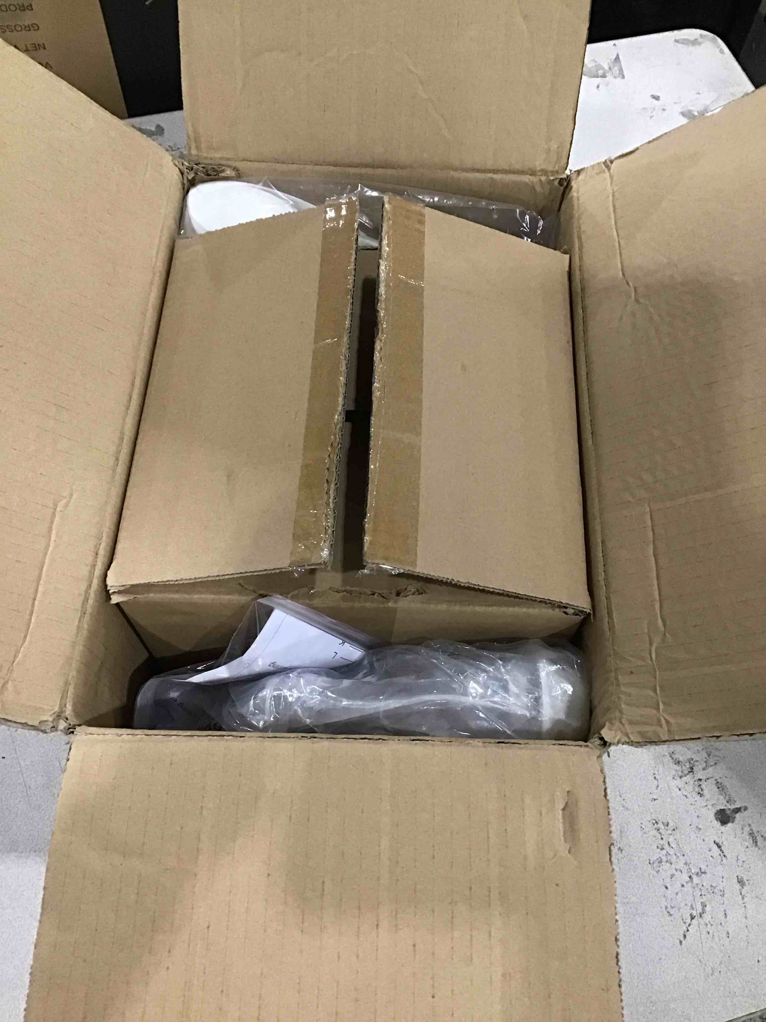 https://s3.amazonaws.com/lotting-images-prod/bidfta/PNK1633423_1753111989966.jpeg