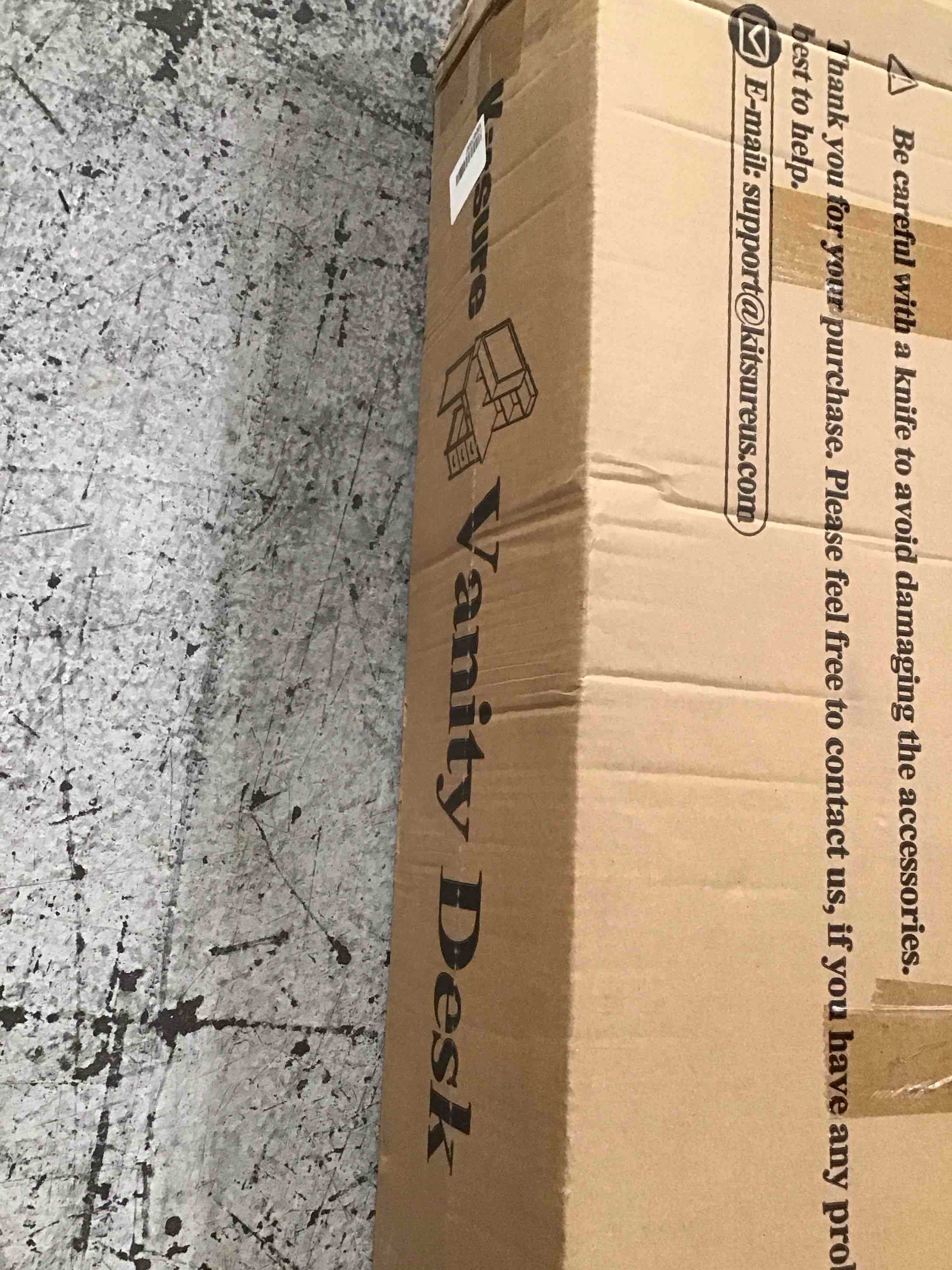 https://s3.amazonaws.com/lotting-images-prod/bidfta/PNK1633538_1753126508047.jpeg