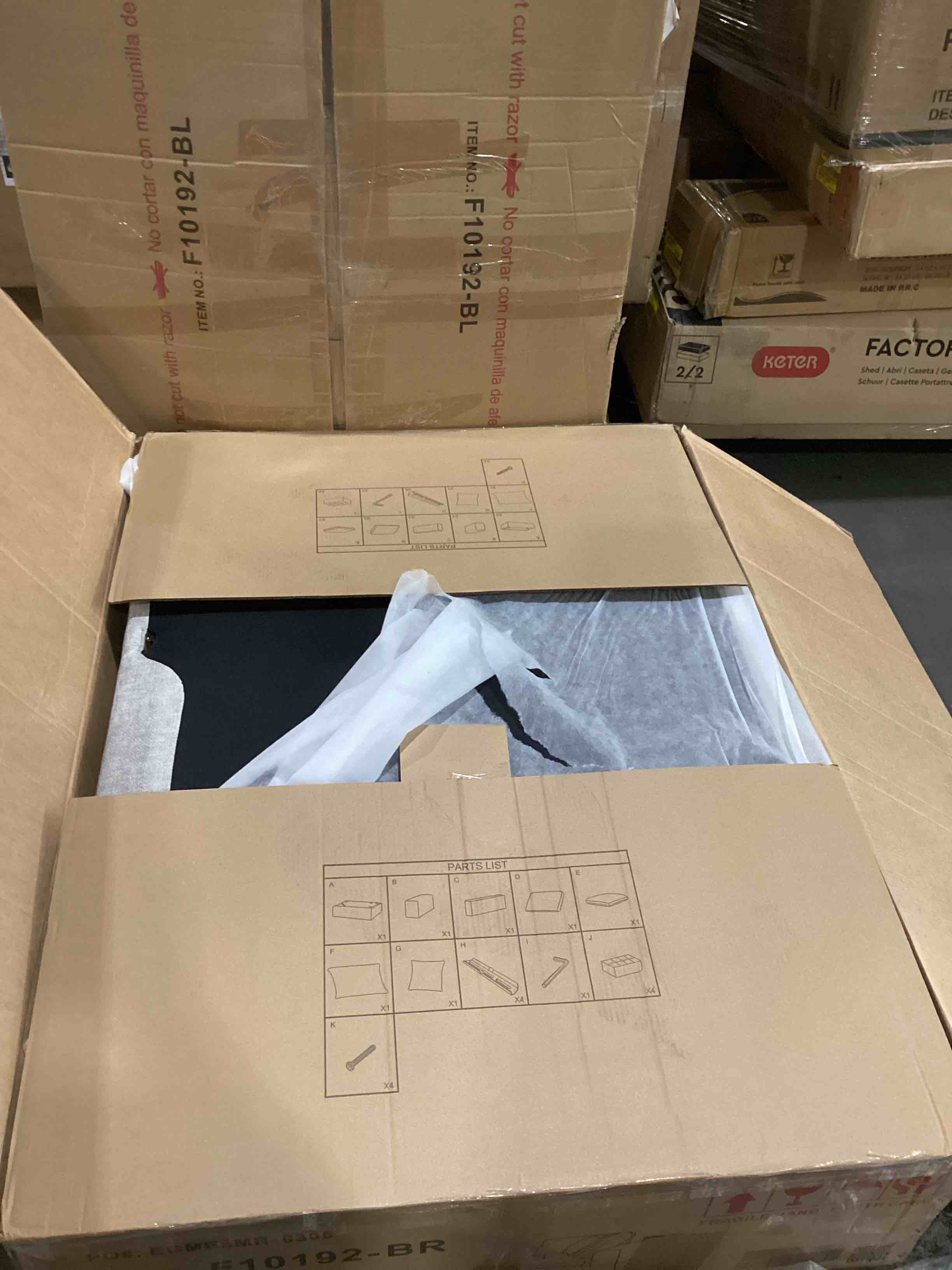 https://s3.amazonaws.com/lotting-images-prod/bidfta/PNK1633660_1753285628269.jpeg
