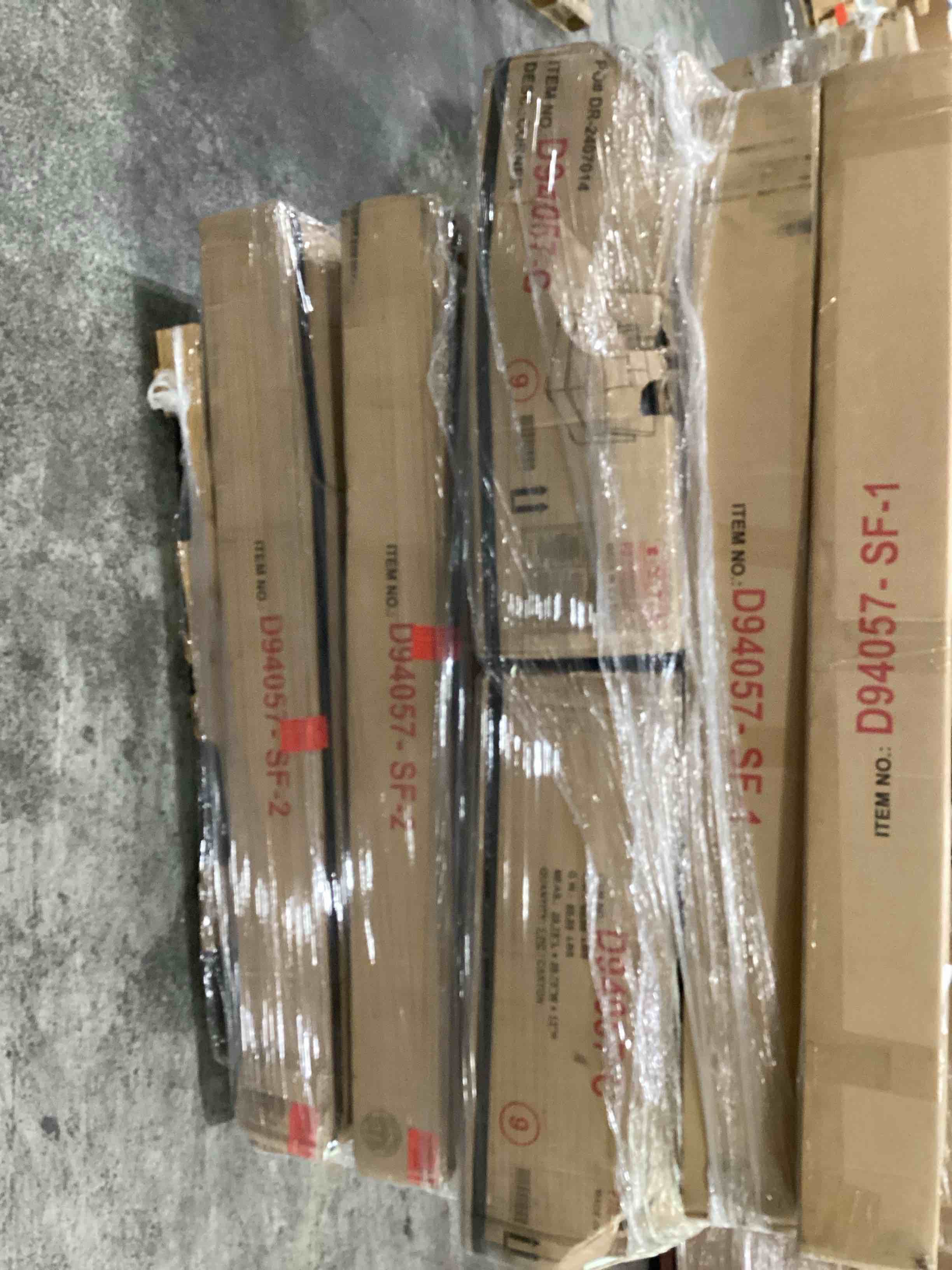 https://s3.amazonaws.com/lotting-images-prod/bidfta/PNK1633667_1753291878550.jpeg