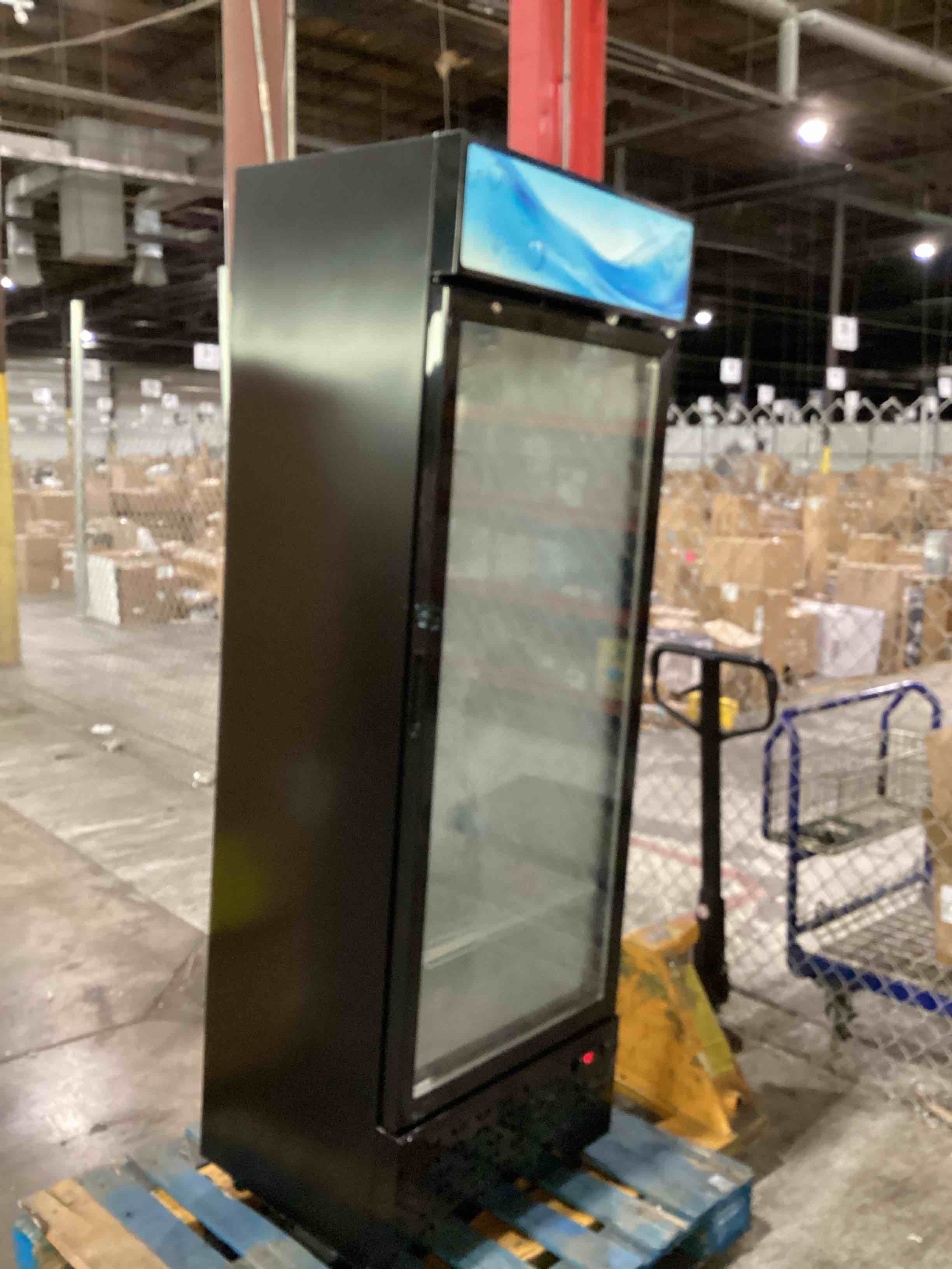 https://s3.amazonaws.com/lotting-images-prod/bidfta/PNK1635049_1755276021404.jpeg