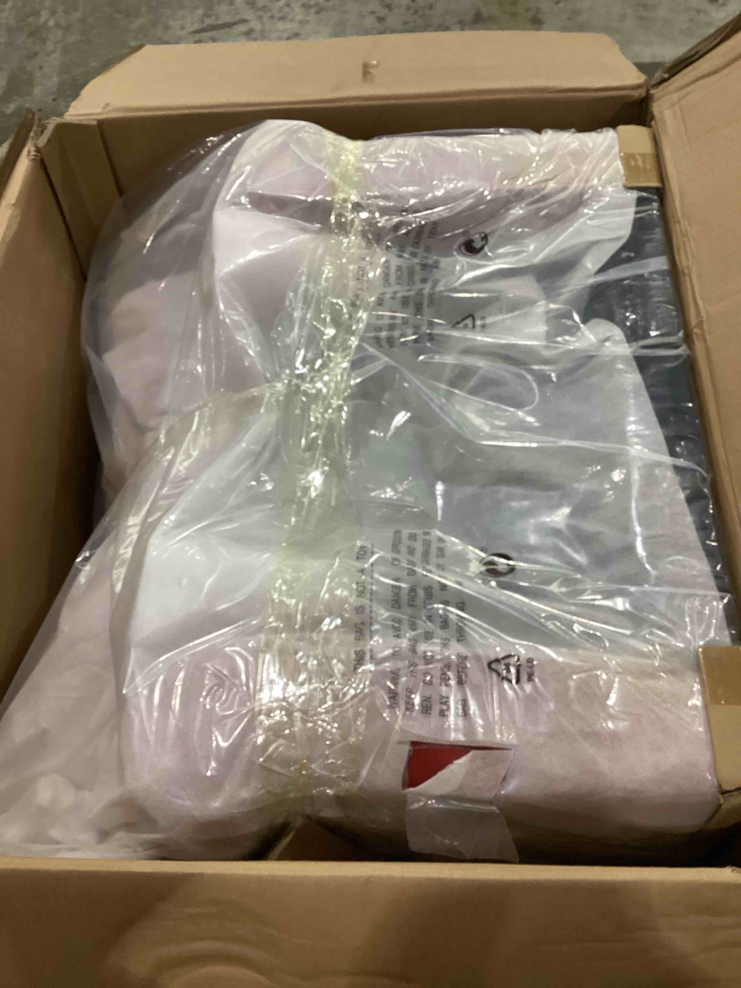 https://s3.amazonaws.com/lotting-images-prod/bidfta/PNK1636002_1755610245823.jpeg