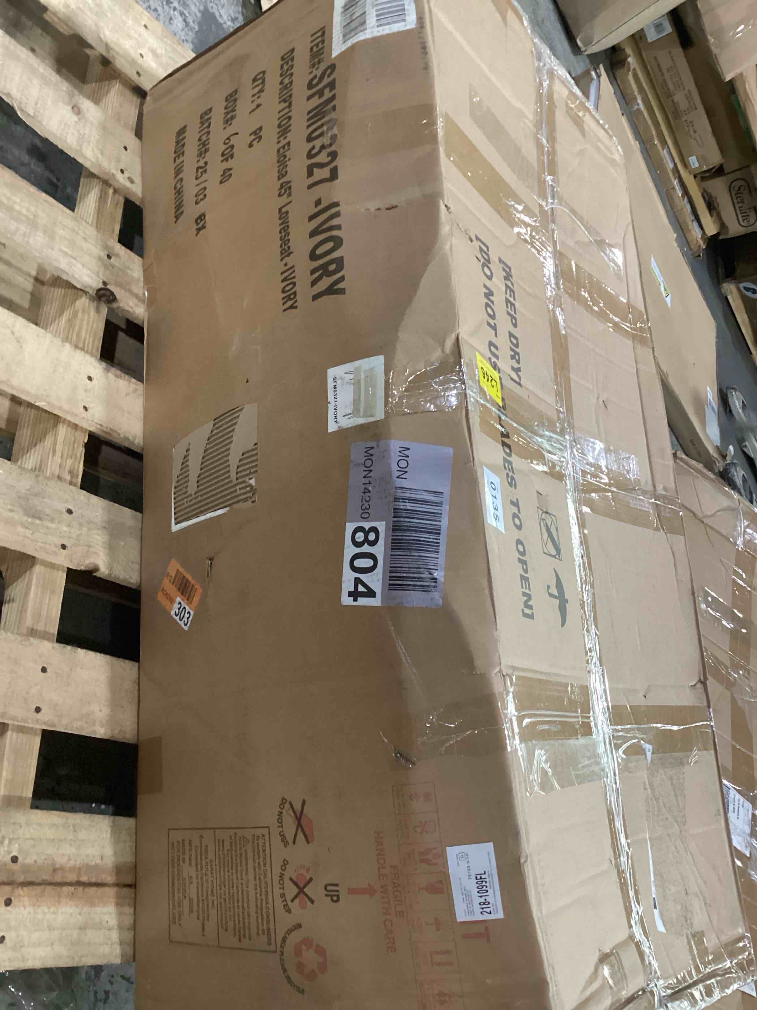 https://s3.amazonaws.com/lotting-images-prod/bidfta/PNK1636016_1755617750832.jpeg
