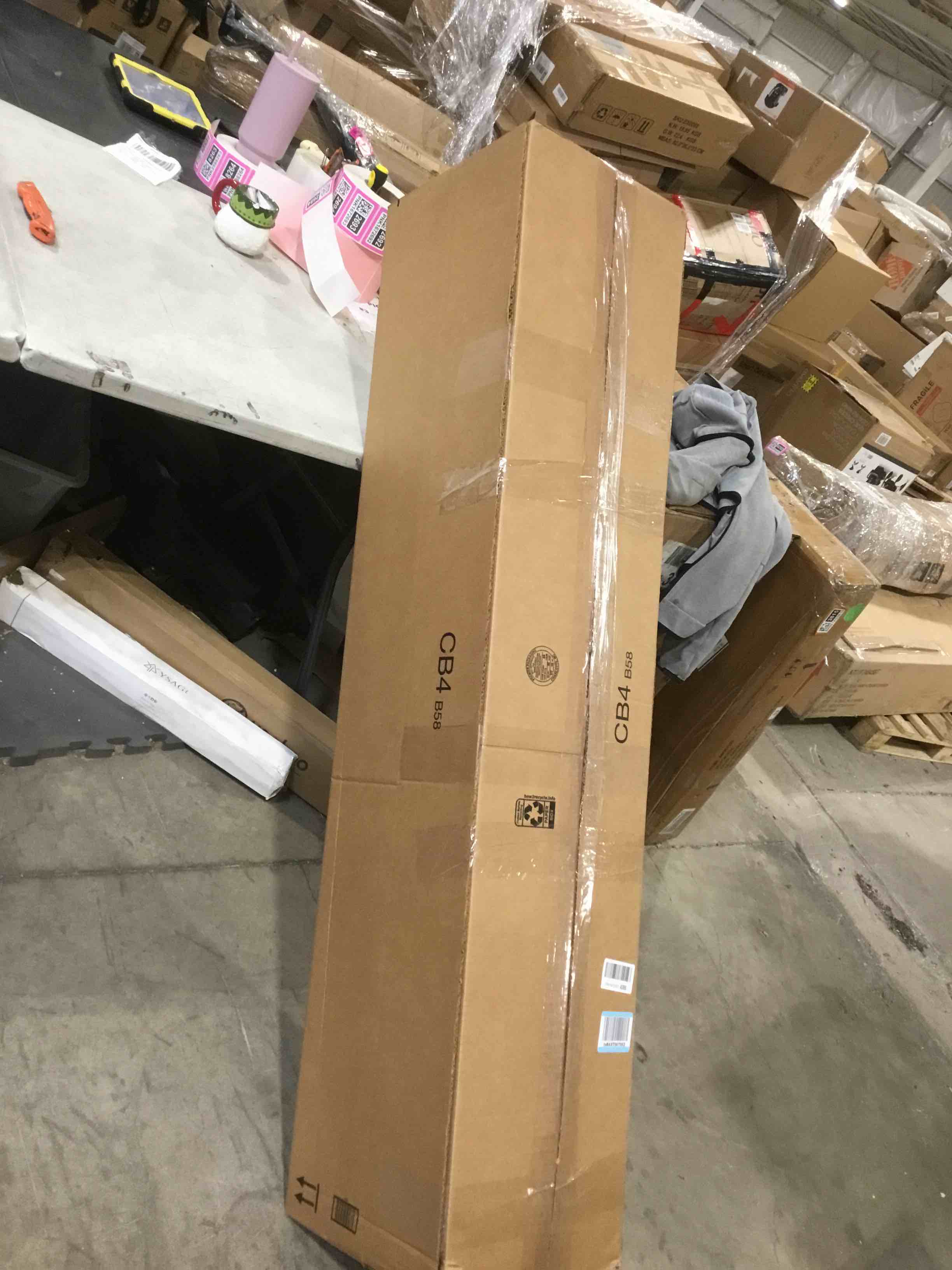https://s3.amazonaws.com/lotting-images-prod/bidfta/PNK1672684_1748367723875.jpeg